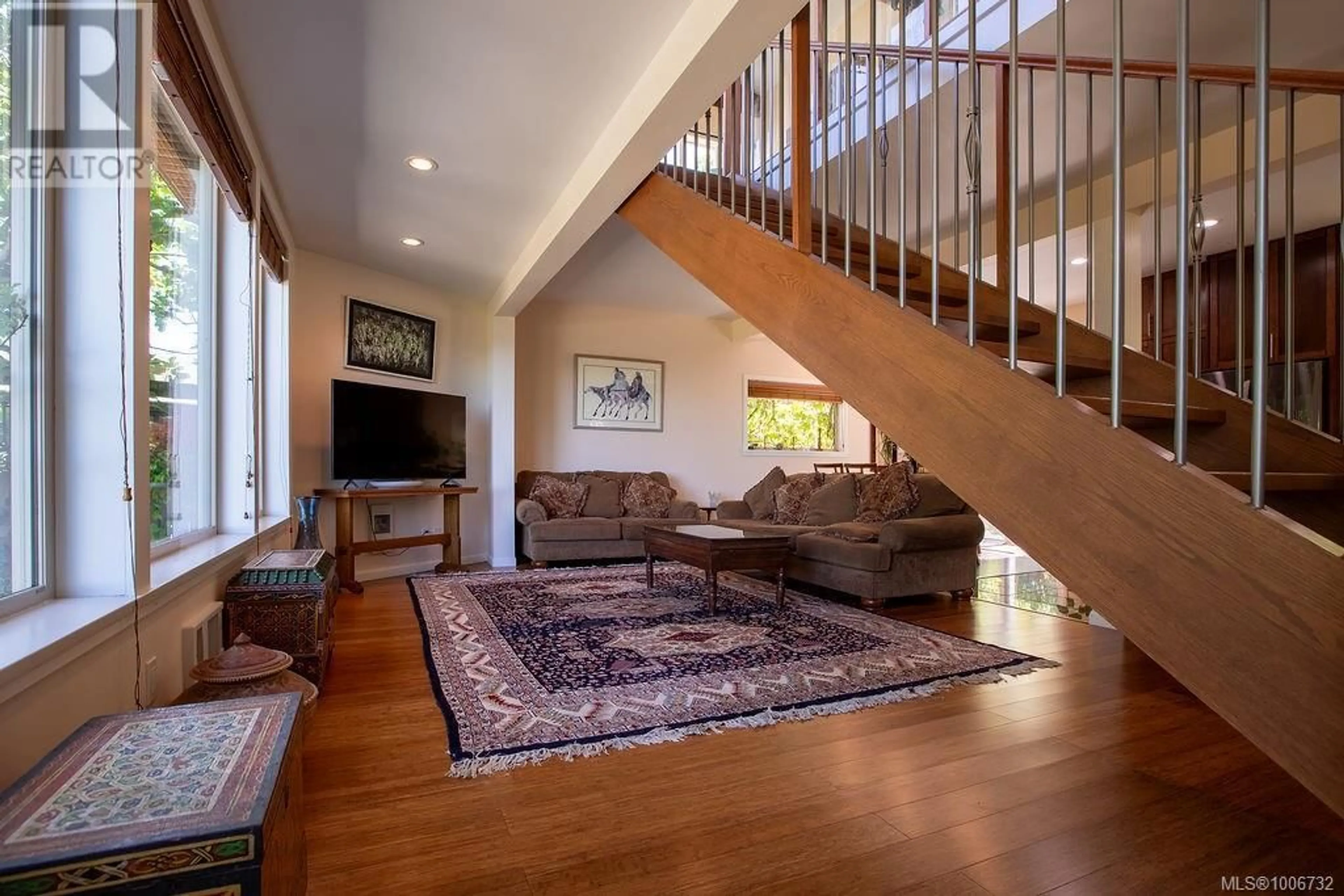 Unknown for 4572 CORDOVA BAY ROAD, Saanich British Columbia V8X3V5