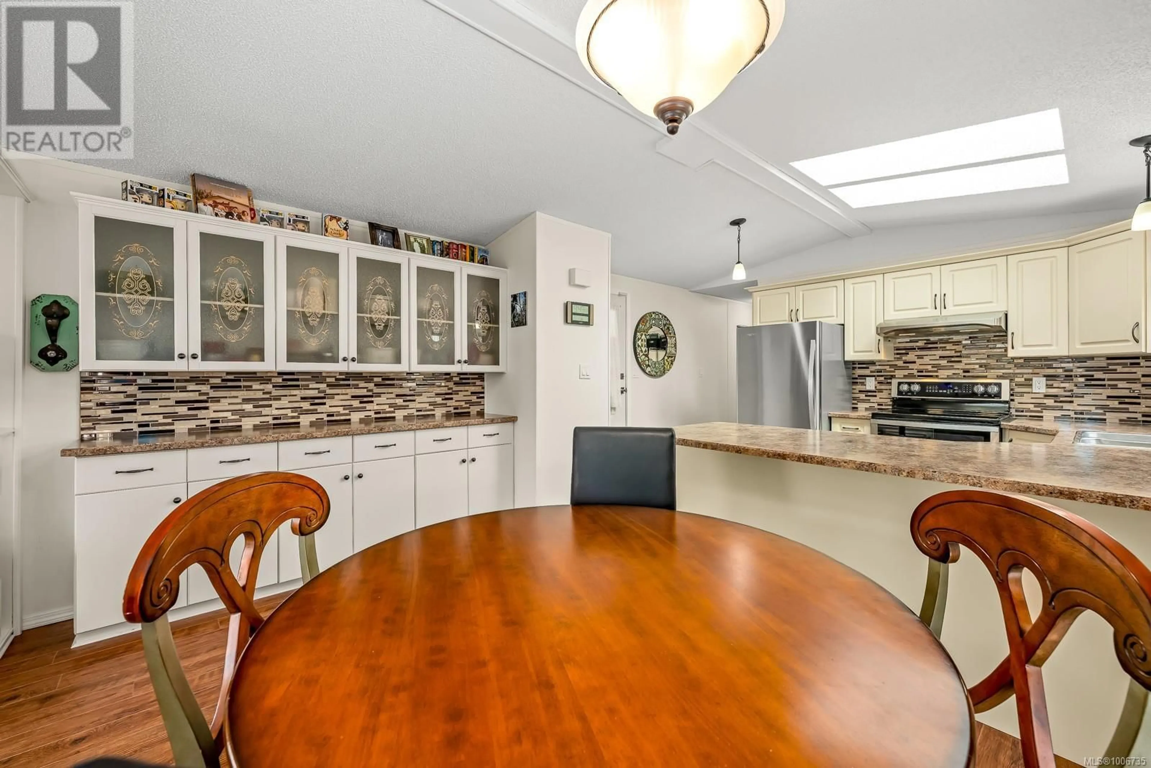 Open concept kitchen, ceramic/tile floor for 20 - 4714 MUIR ROAD, Courtenay British Columbia V9N8Z6