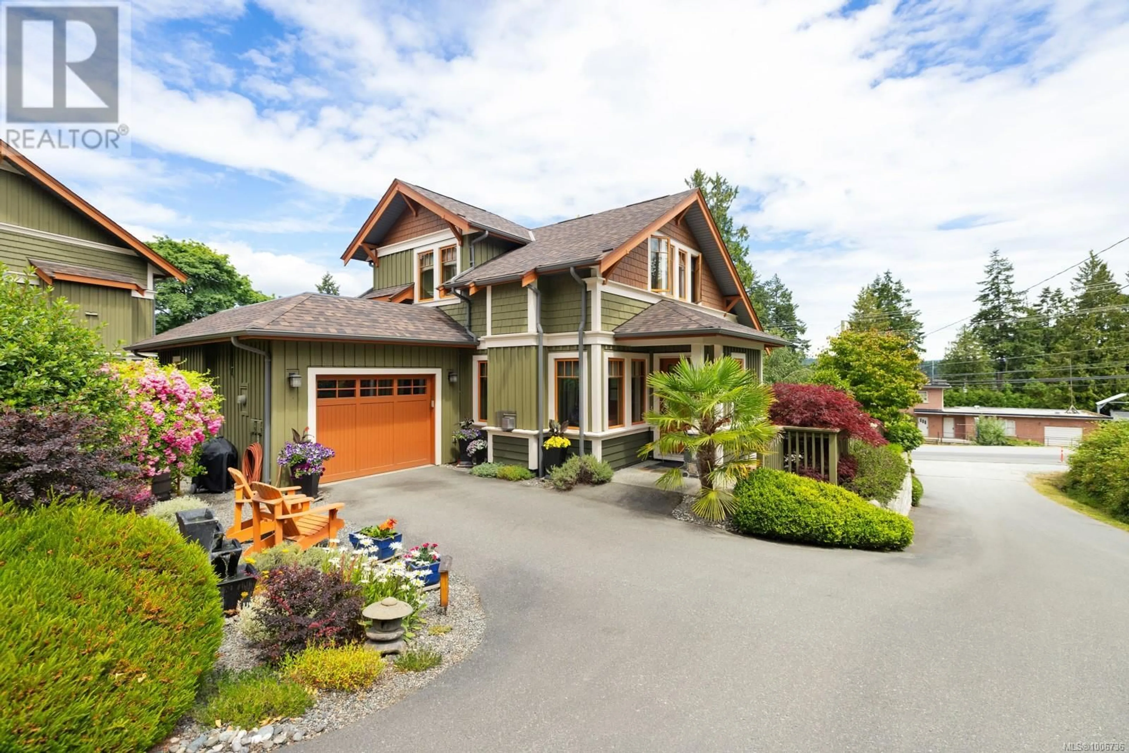 Home with vinyl exterior material, street for 262A FULFORD-GANGES ROAD, Salt Spring British Columbia V8K2L4