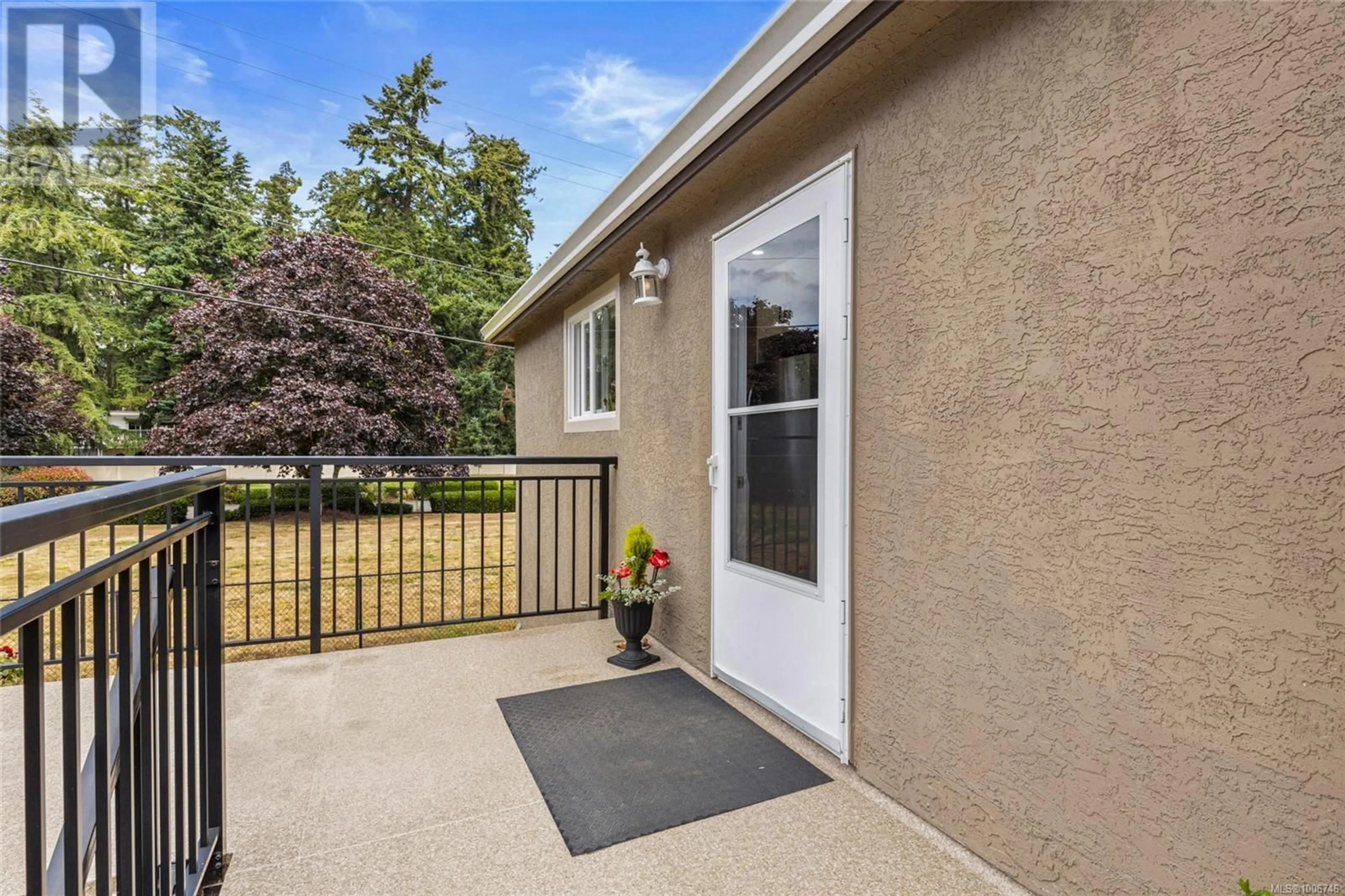 Patio, street for 106 - 1987 KALTASIN ROAD, Sooke British Columbia V9Z0B6