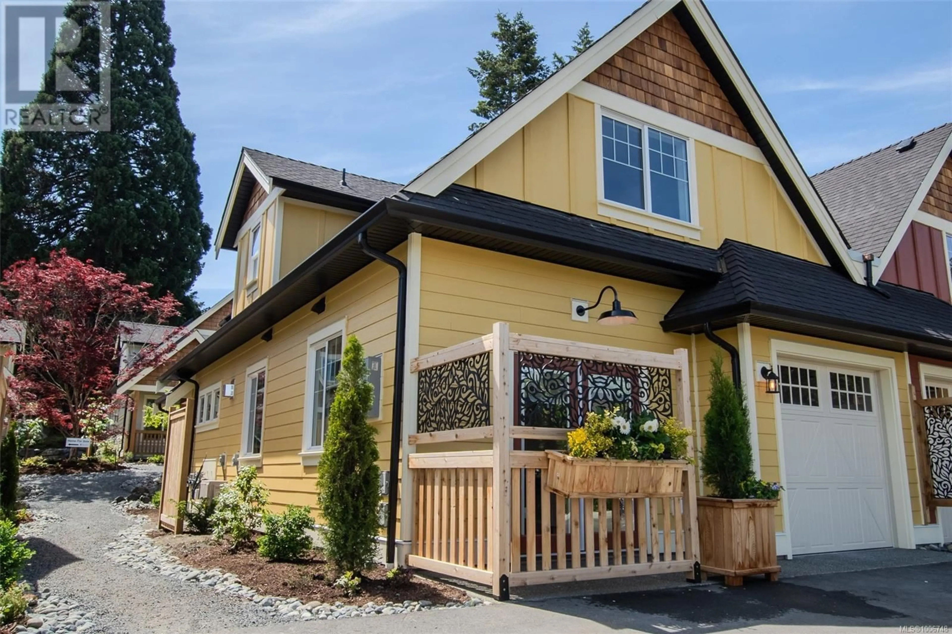 Home with vinyl exterior material, street for 101 - 3003 KEYSTONE DRIVE, Duncan British Columbia V9L0E1
