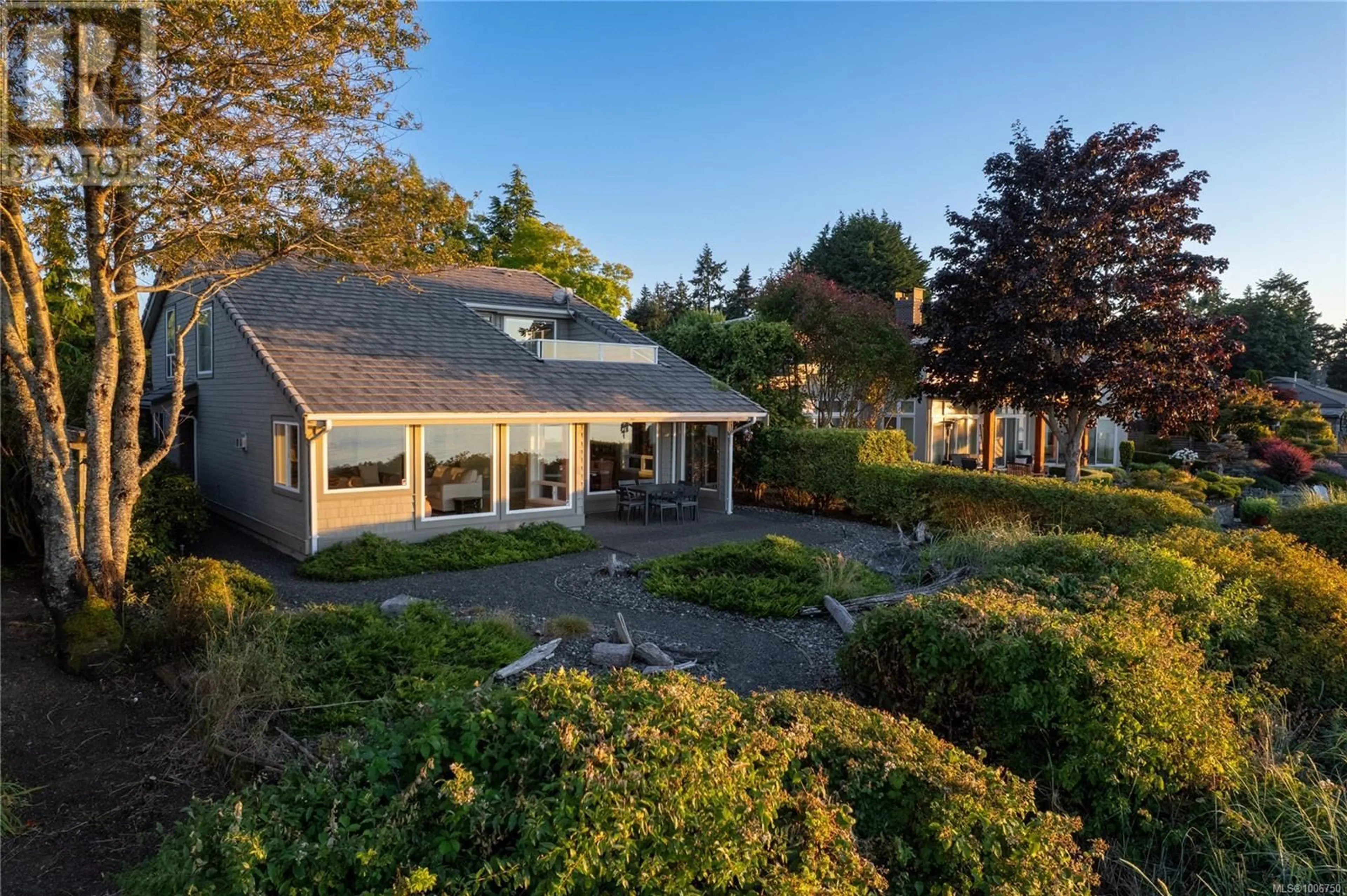A pic from outside/outdoor area/front of a property/back of a property/a pic from drone, unknown for 1505 ADMIRAL TRYON BOULEVARD, French Creek British Columbia V9P1Y3