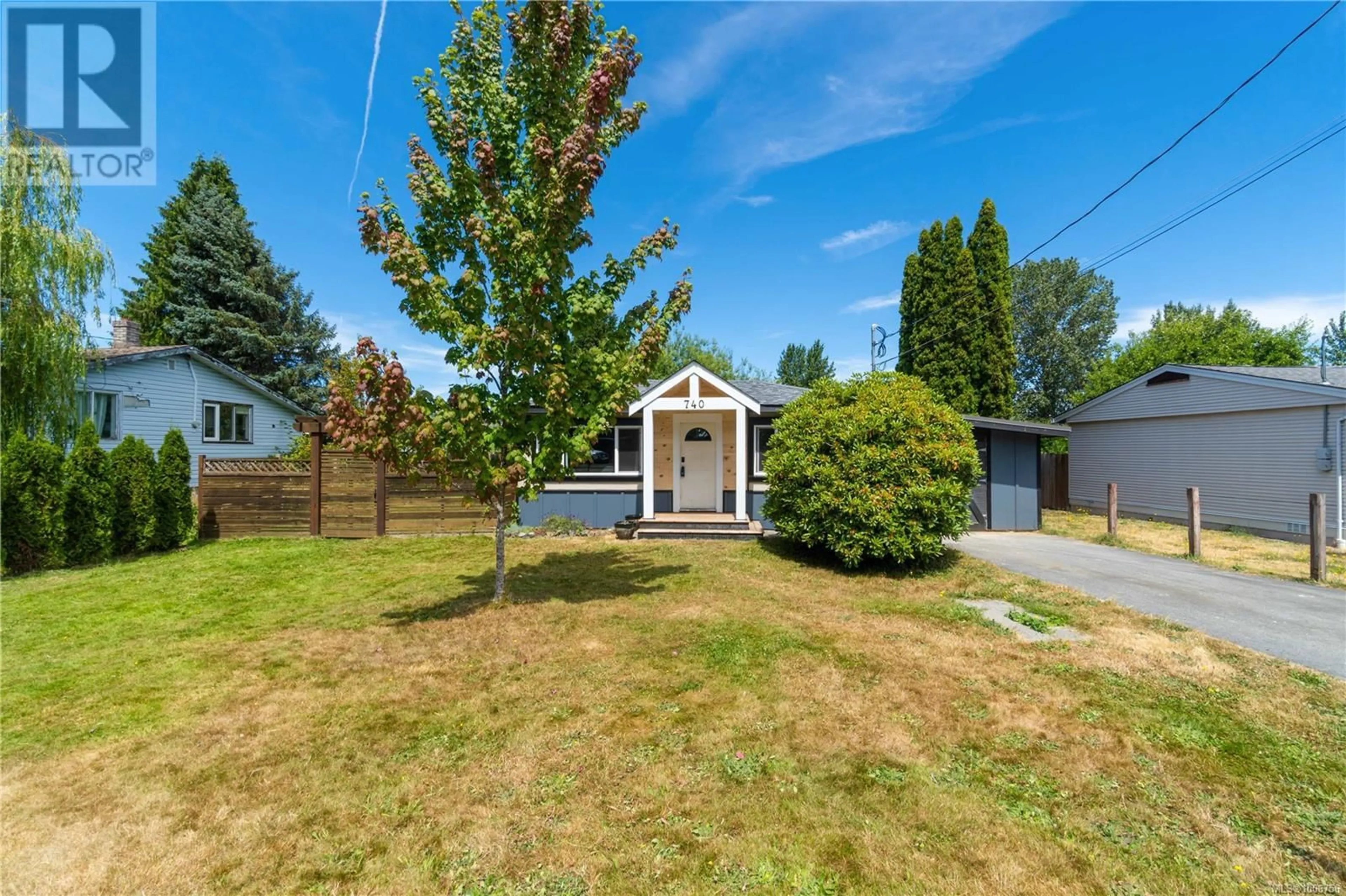 A pic from outside/outdoor area/front of a property/back of a property/a pic from drone, street for 740 OAKLEY STREET, Nanaimo British Columbia V9S1Z8