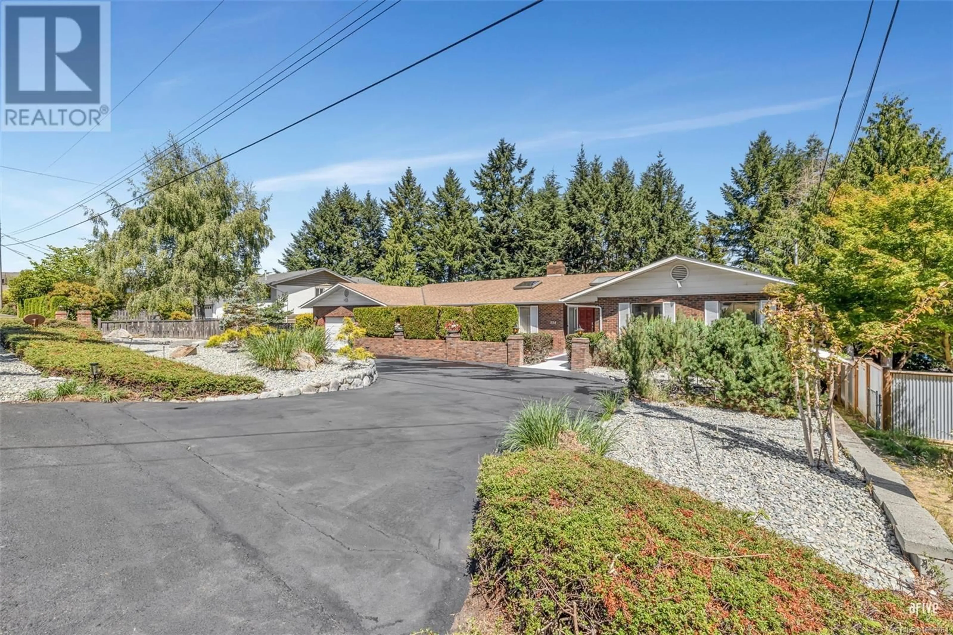 A pic from outside/outdoor area/front of a property/back of a property/a pic from drone, water/lake/river/ocean view for 5540 OCEANVIEW TERRACE, Nanaimo British Columbia V9V1G6