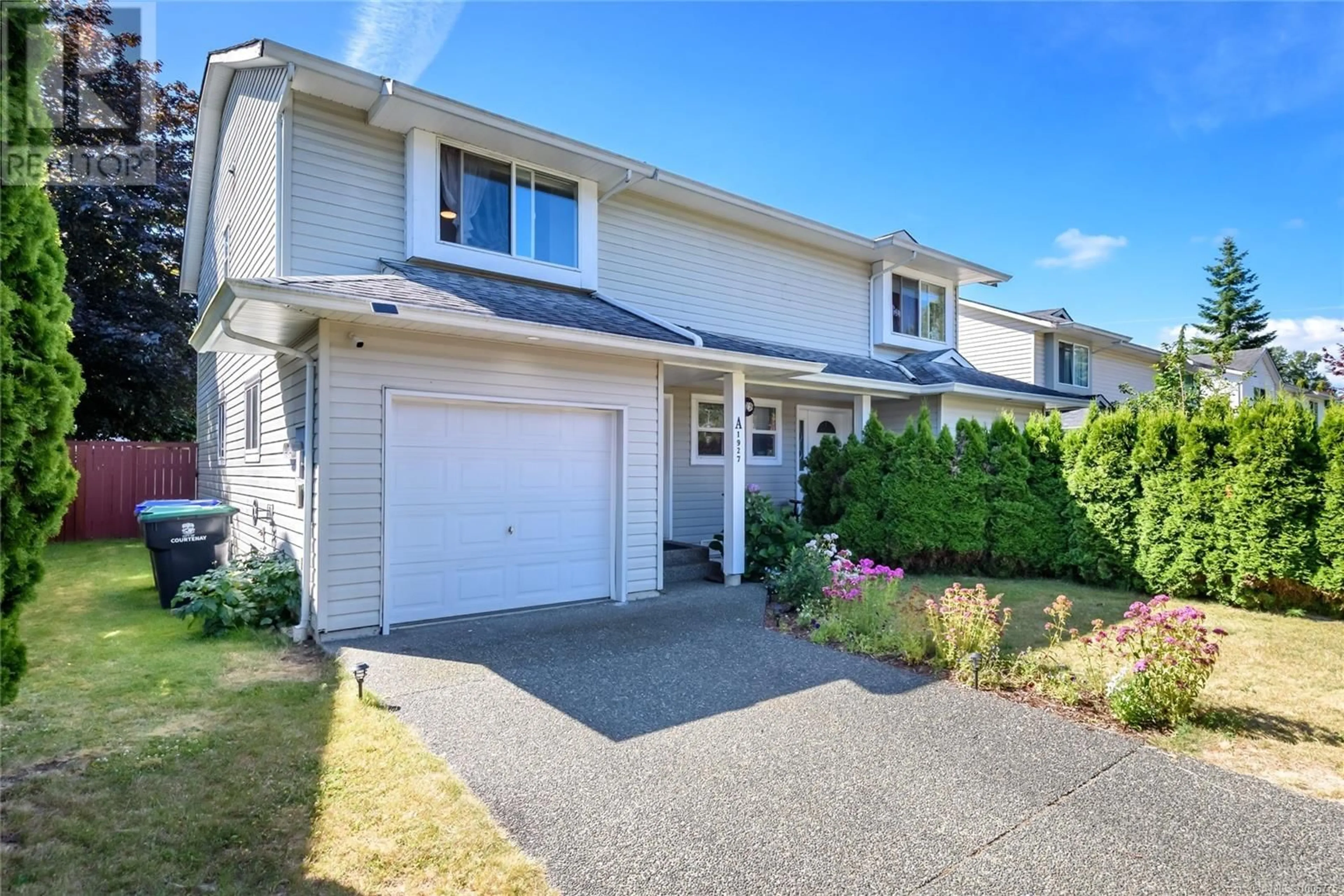 Home with vinyl exterior material, street for A - 1927 NOORT PLACE, Courtenay British Columbia V9N8Y5