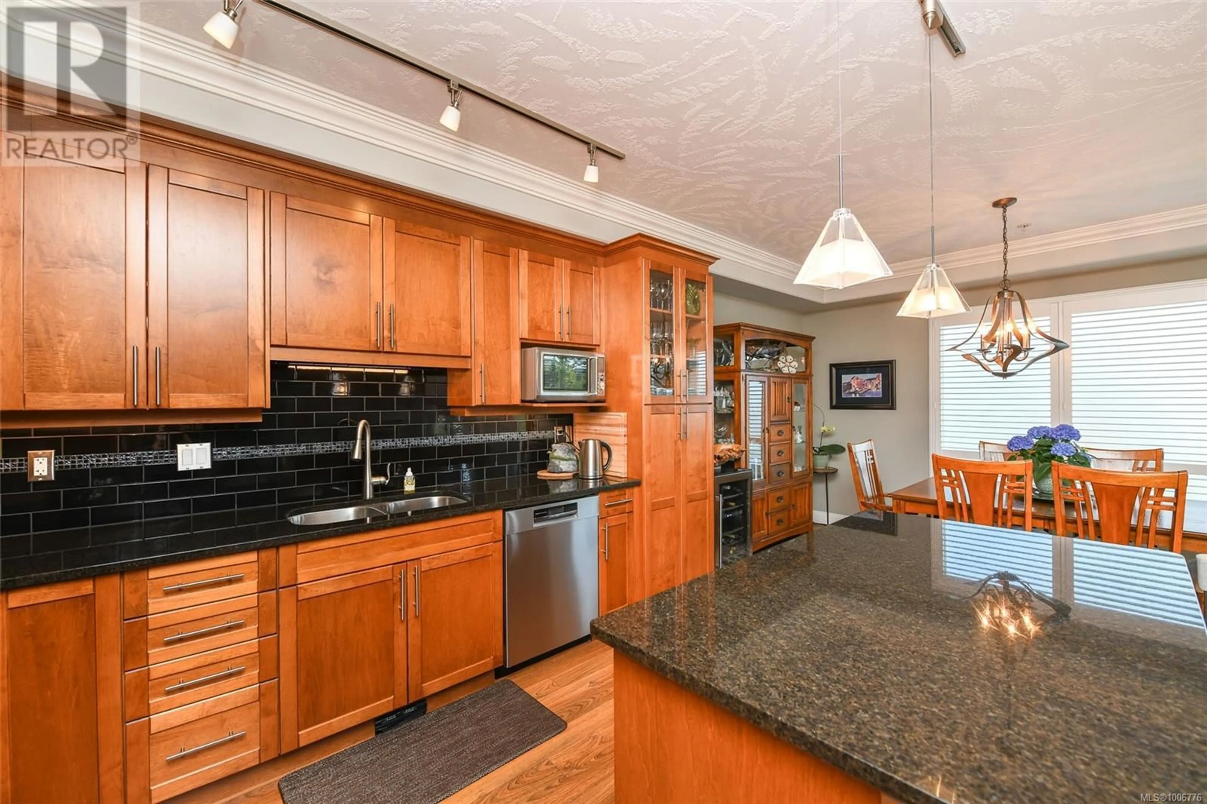 Open concept kitchen, unknown for 625 - 3666 ROYAL VISTA WAY, Courtenay British Columbia V9N9X8