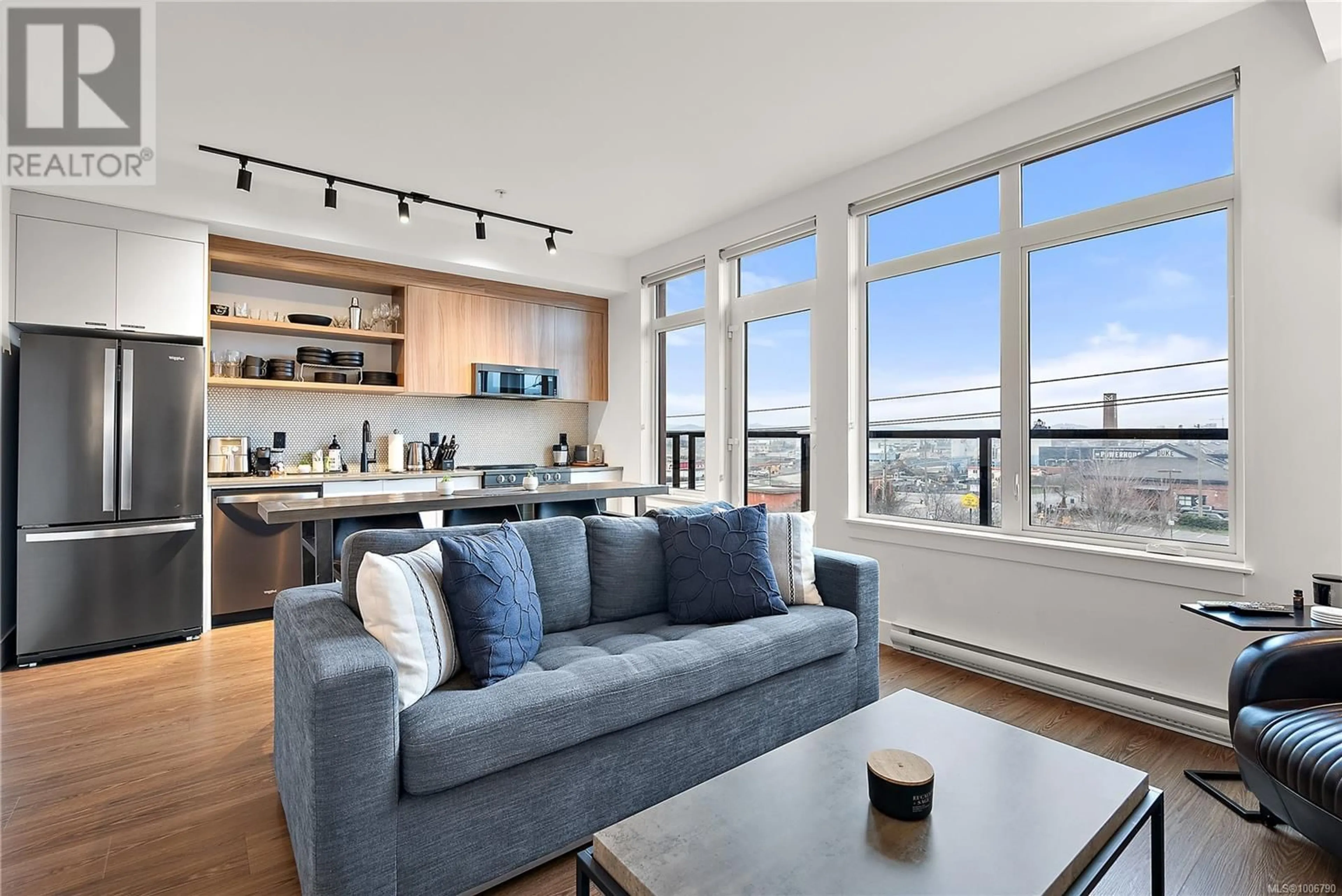 Living room with furniture, unknown for 415 - 515 CHATHAM STREET, Victoria British Columbia V8T0C8