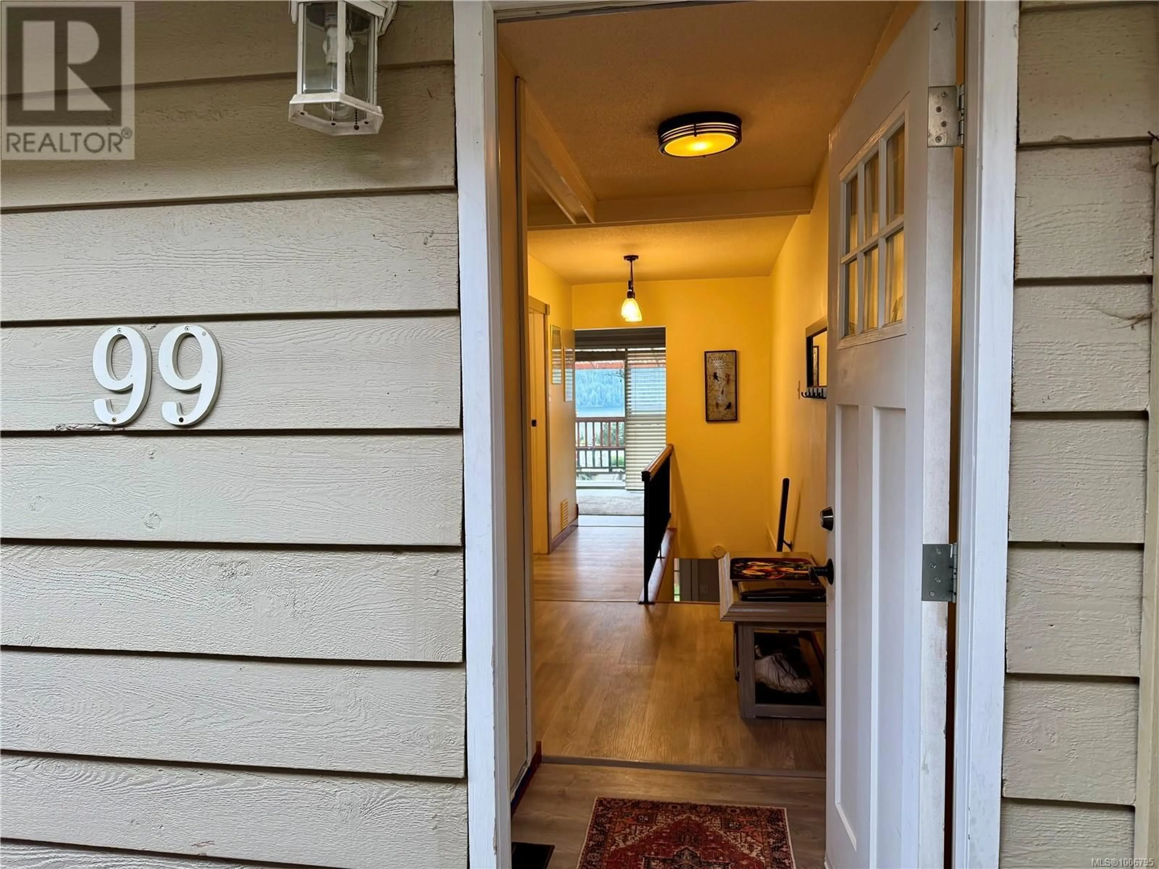 Indoor entryway for 99 MCKAY CRESCENT, Port Alice British Columbia V0N2N0
