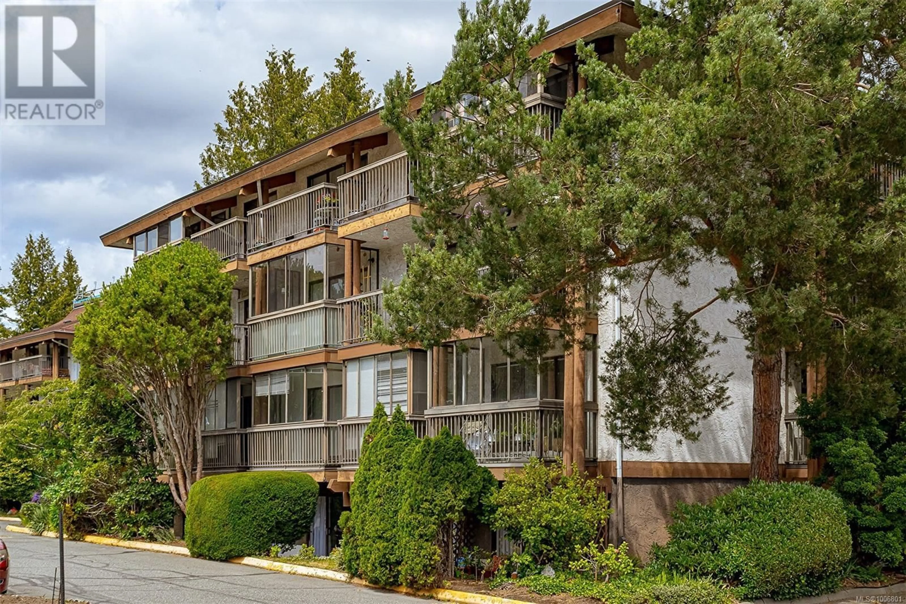 Patio, mountain view for 310 - 1009 MCKENZIE AVENUE, Saanich British Columbia V9B4B1