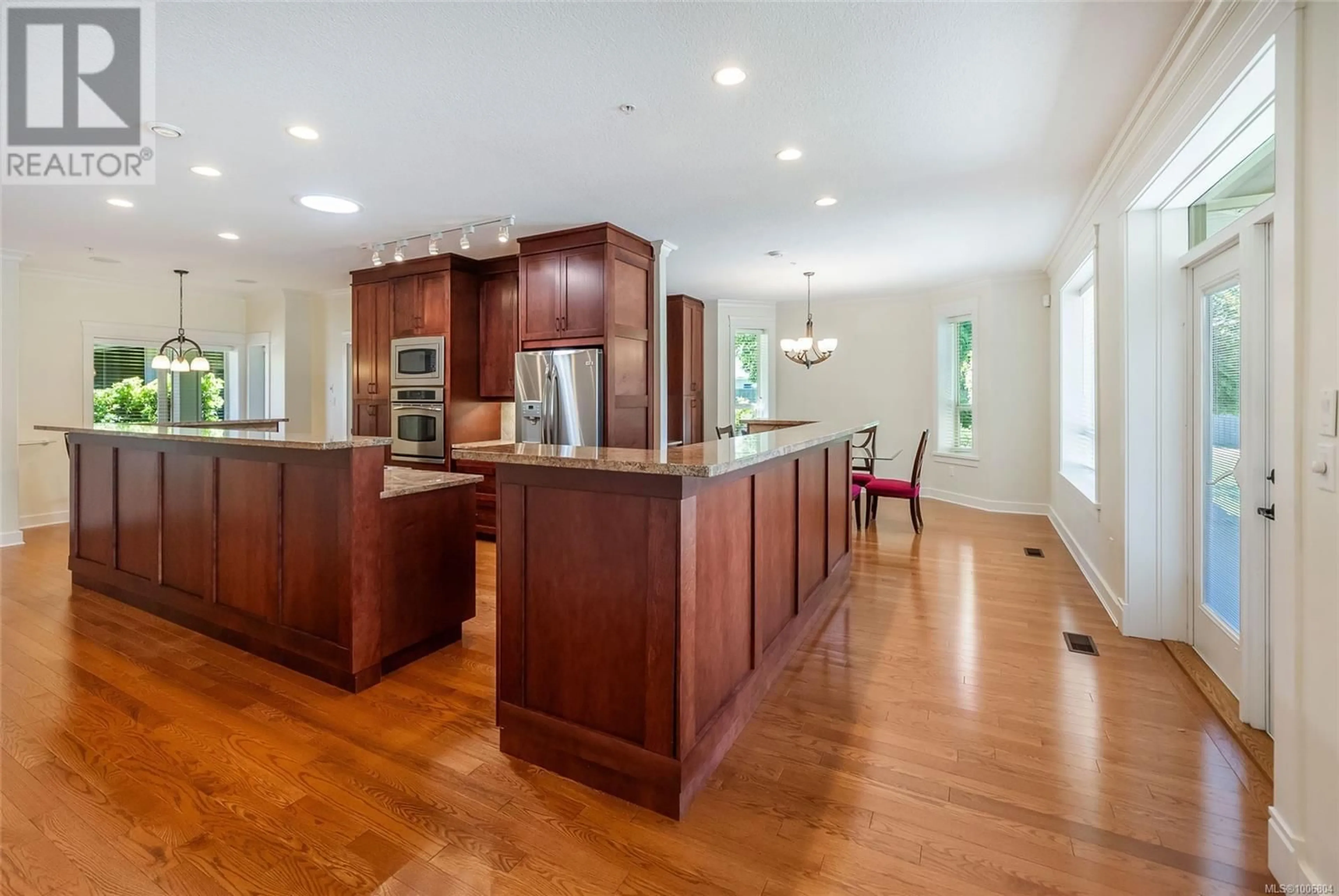Open concept kitchen, wood/laminate floor for 10 - 161 SHELLY ROAD, Parksville British Columbia V9P2H8