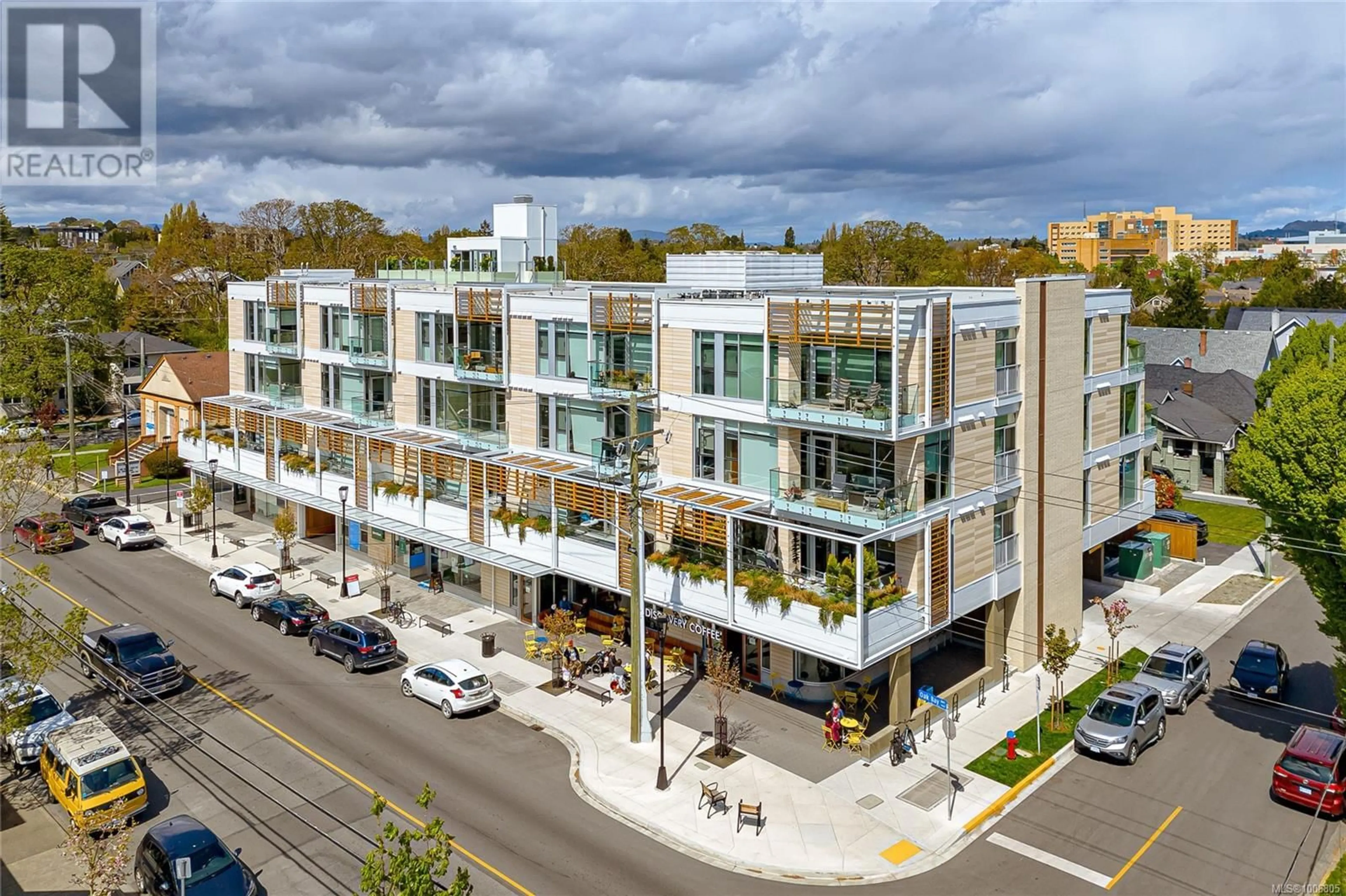 A pic from outside/outdoor area/front of a property/back of a property/a pic from drone, unknown for 405 - 1916 OAK BAY AVENUE, Victoria British Columbia V8R1C7