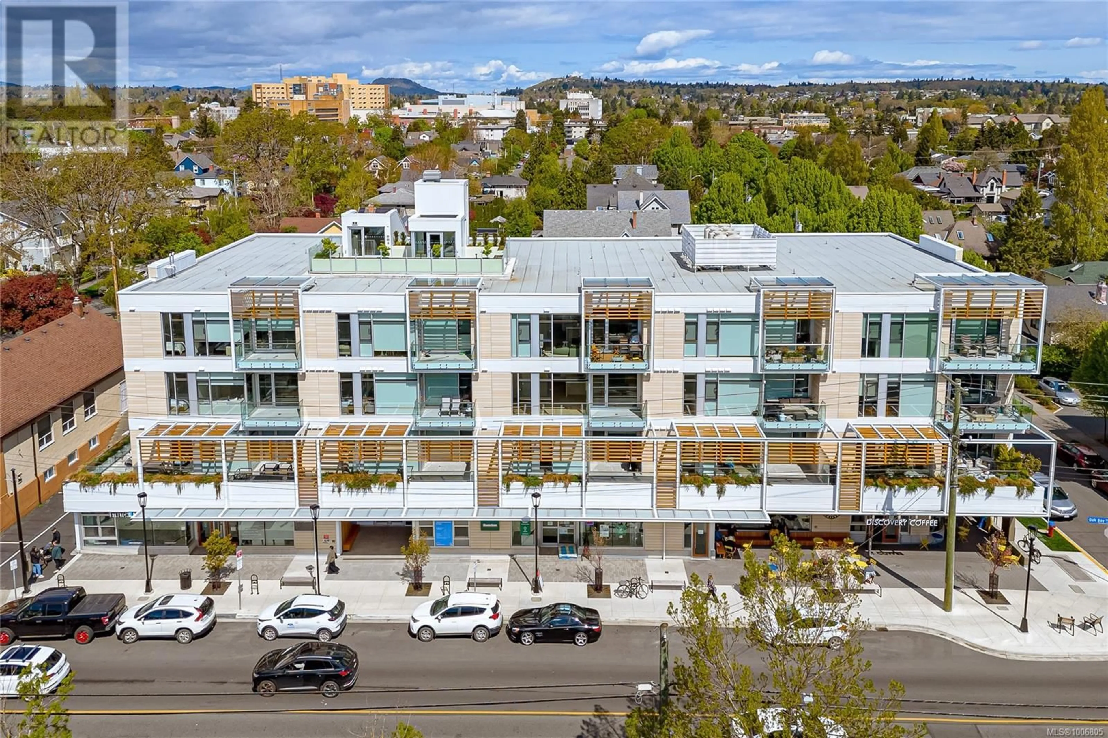 A pic from outside/outdoor area/front of a property/back of a property/a pic from drone, city buildings view from balcony for 405 - 1916 OAK BAY AVENUE, Victoria British Columbia V8R1C7