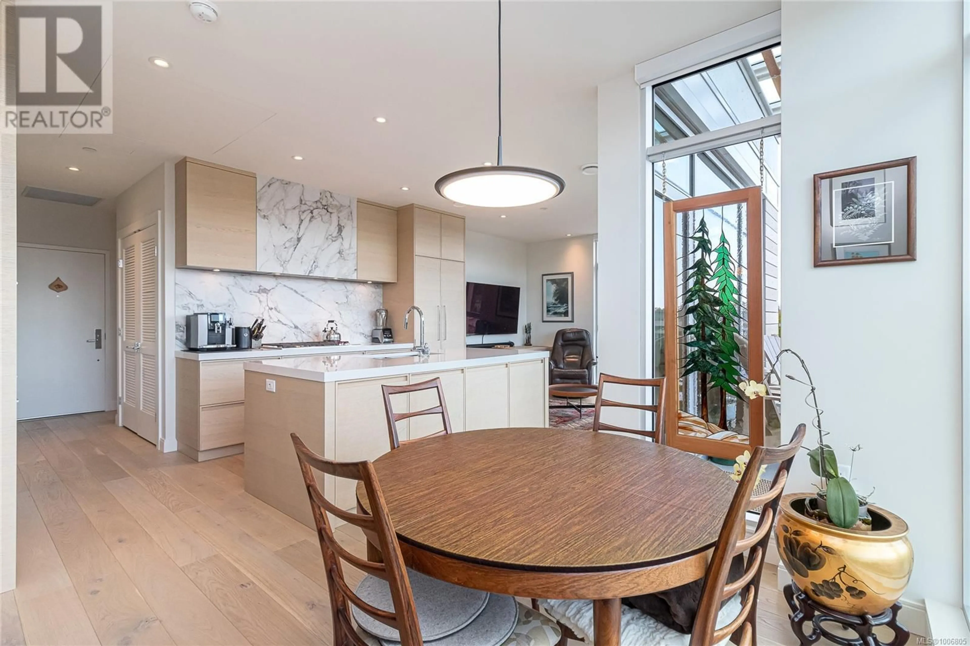 Contemporary kitchen, unknown for 405 - 1916 OAK BAY AVENUE, Victoria British Columbia V8R1C7
