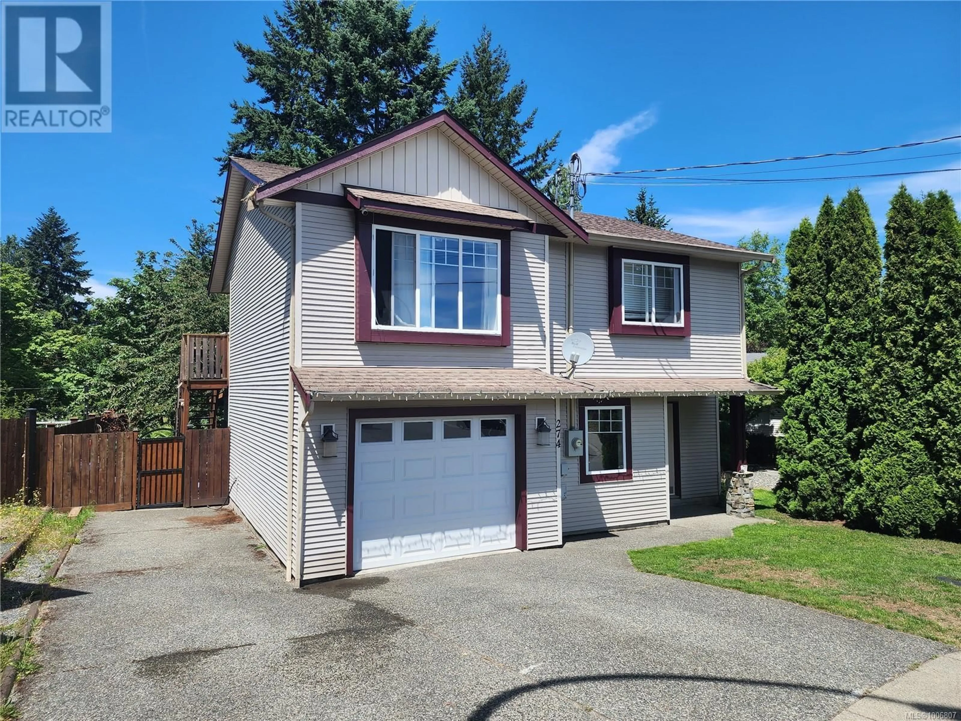 Home with vinyl exterior material, street for 274 LAMBERT AVENUE, Nanaimo British Columbia V9R5N8