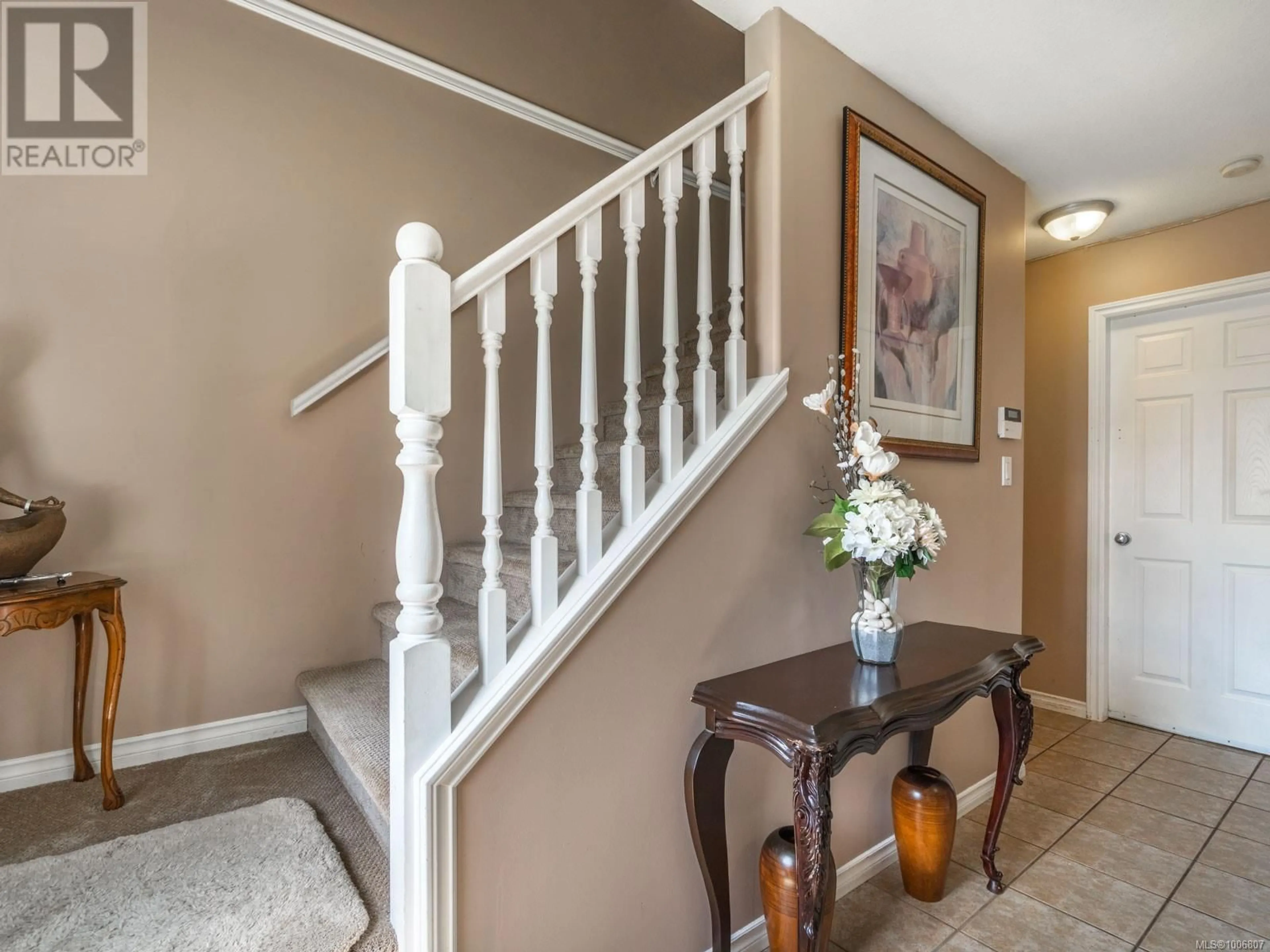 Indoor entryway for 274 LAMBERT AVENUE, Nanaimo British Columbia V9R5N8