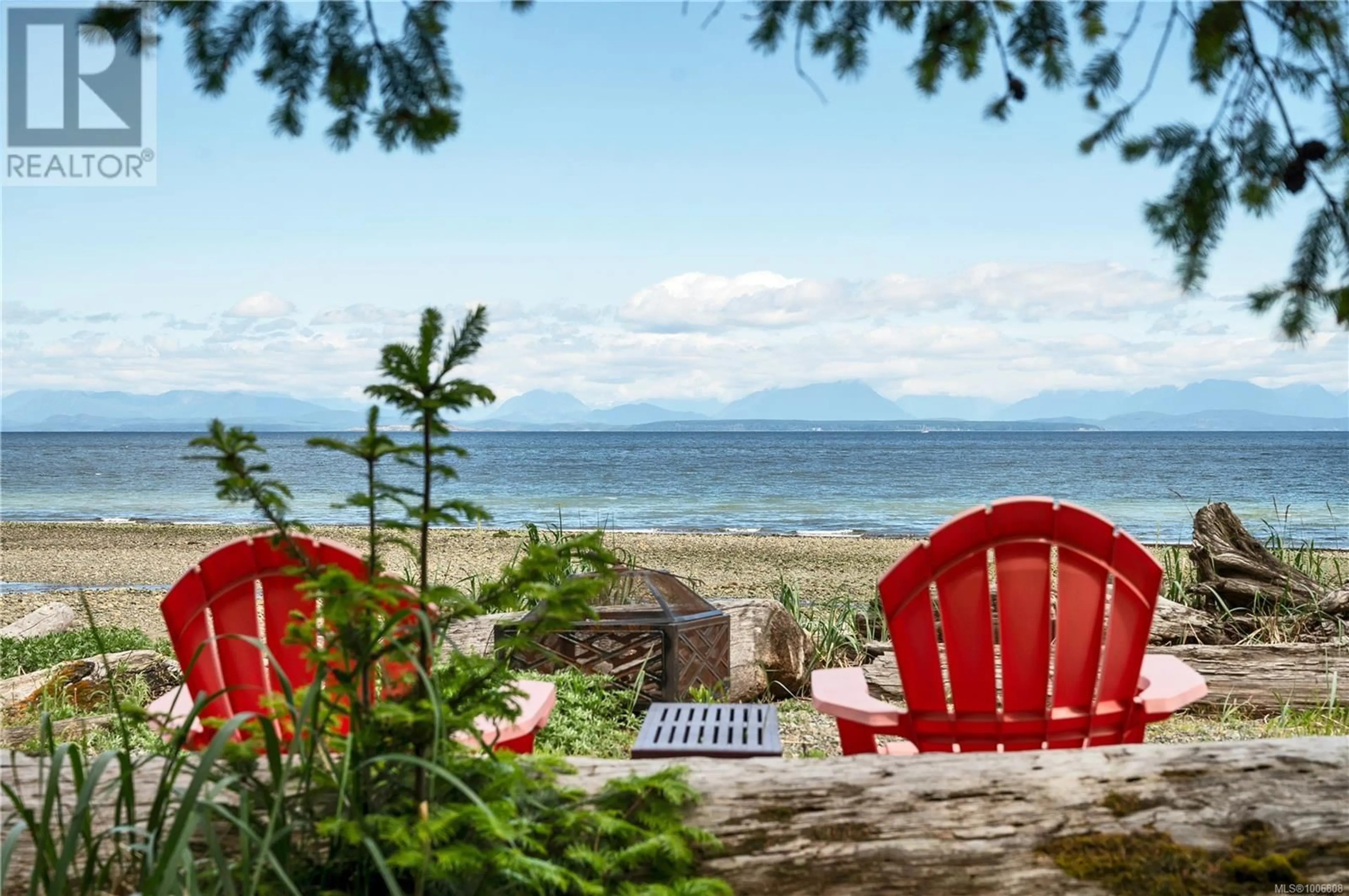 Patio, water/lake/river/ocean view for 1396 SEAVIEW ROAD, Black Creek British Columbia V9J1J7