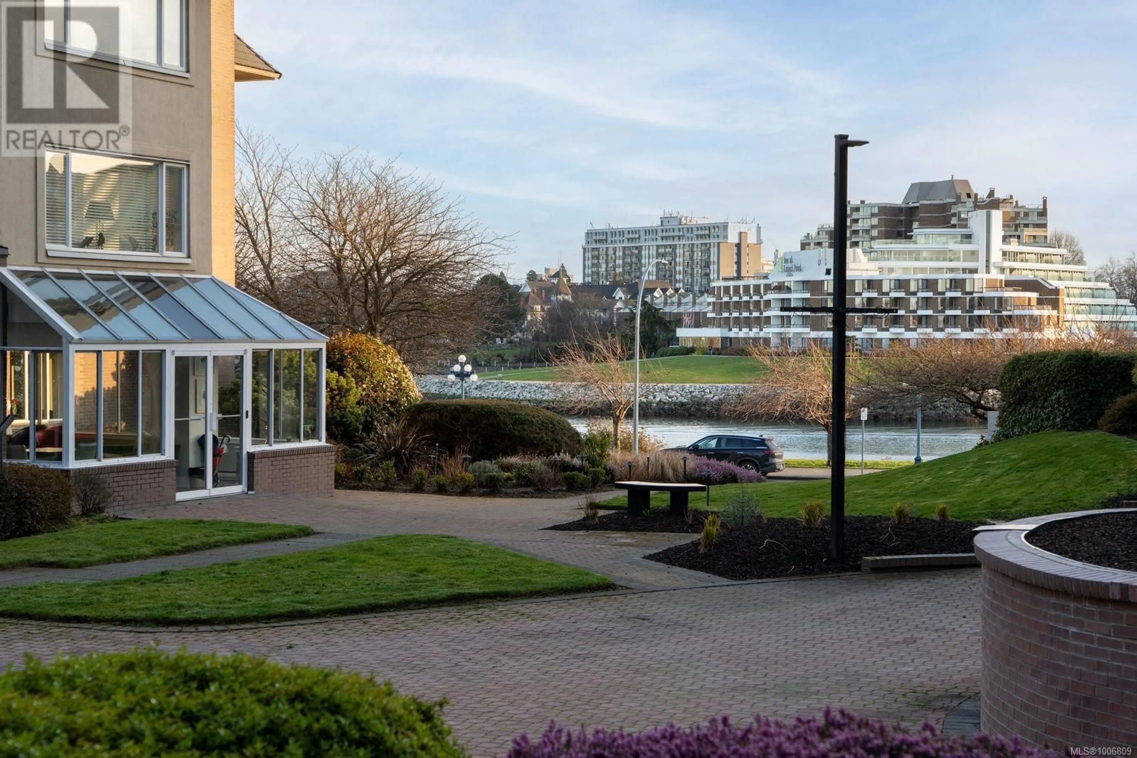 Patio, water/lake/river/ocean view for 114 - 50 SONGHEES ROAD, Victoria British Columbia V9A7J4