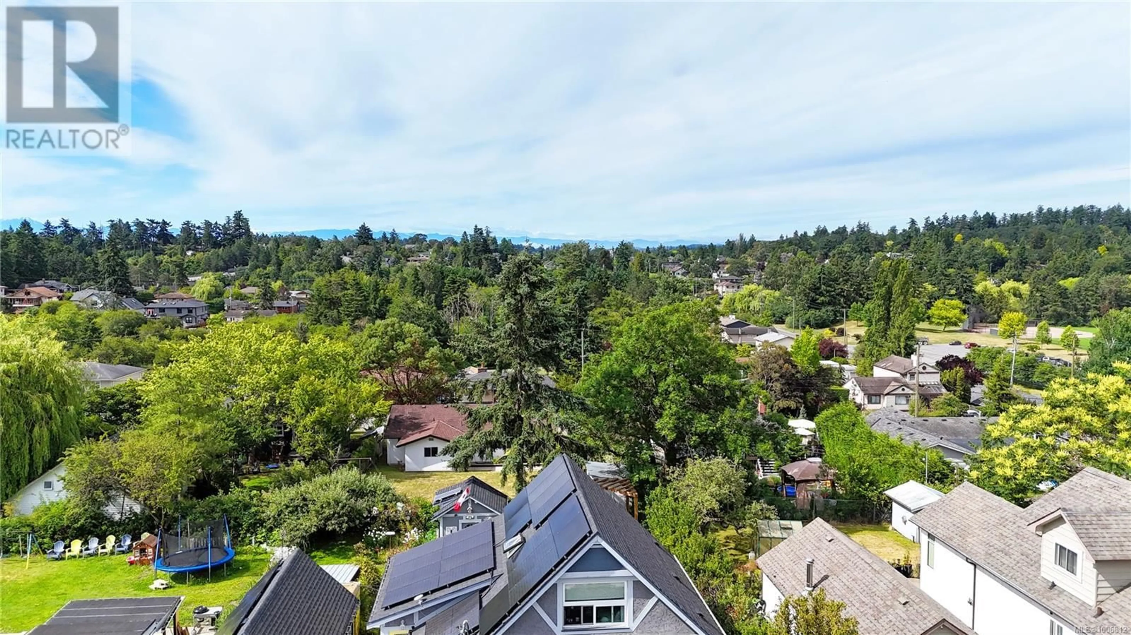 A pic from outside/outdoor area/front of a property/back of a property/a pic from drone, unknown for 755 GLADIOLA AVENUE, Saanich British Columbia V8Z2T2