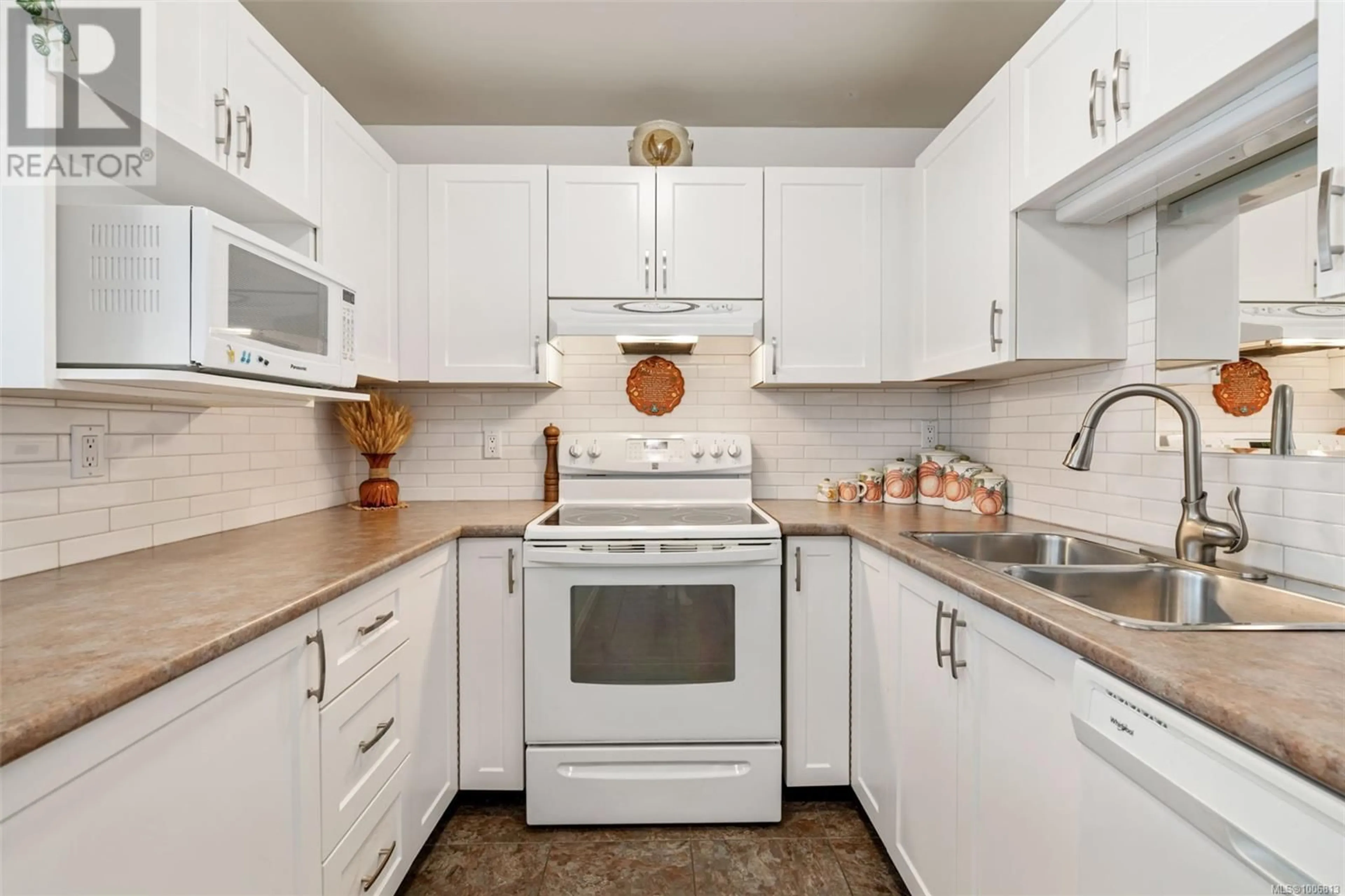 Standard kitchen, unknown for 24 - 2600 FERGUSON ROAD, Central Saanich British Columbia V8M2C1