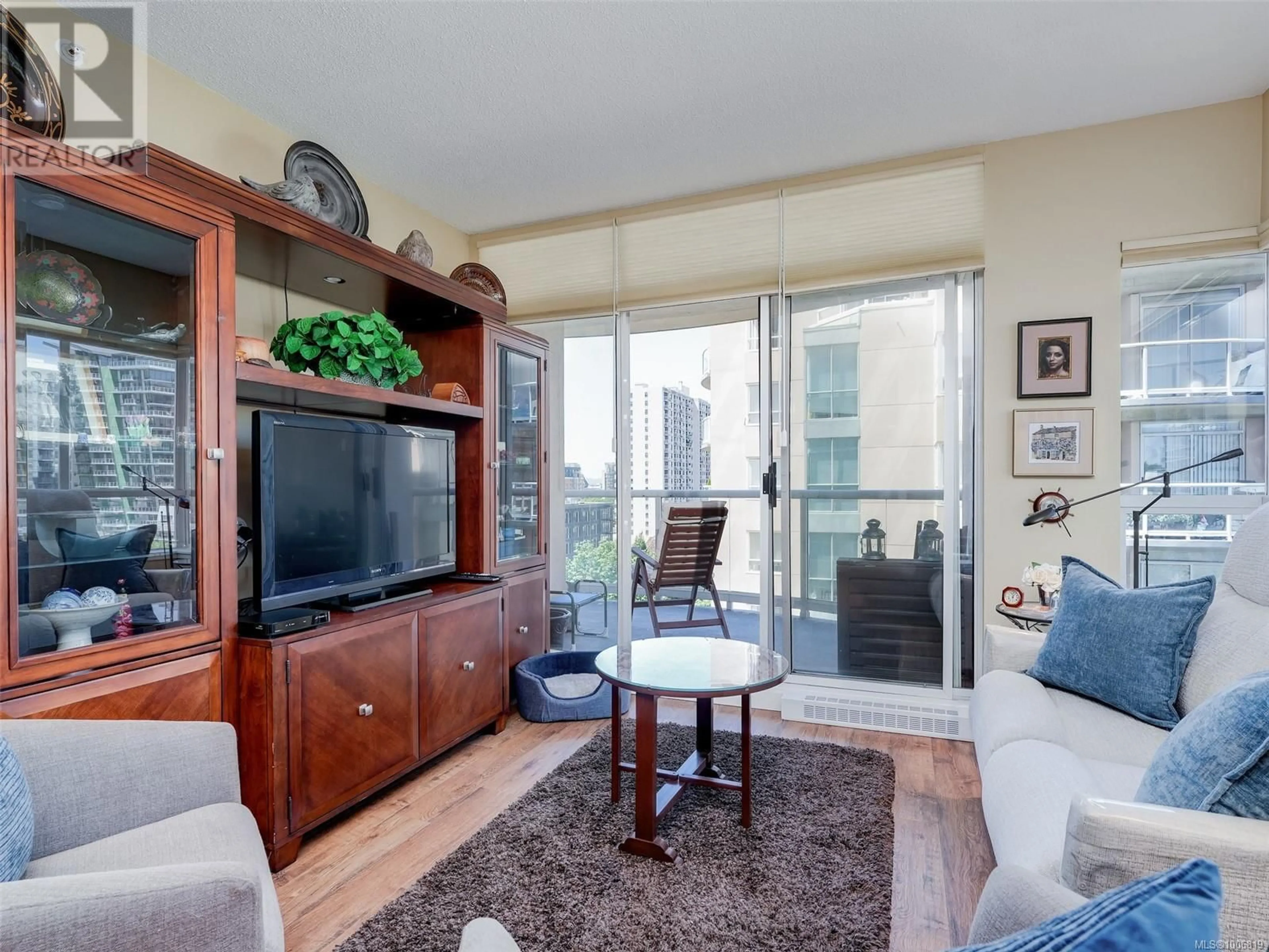 Living room with furniture, unknown for 903 - 1020 VIEW STREET, Victoria British Columbia V8V4Y4