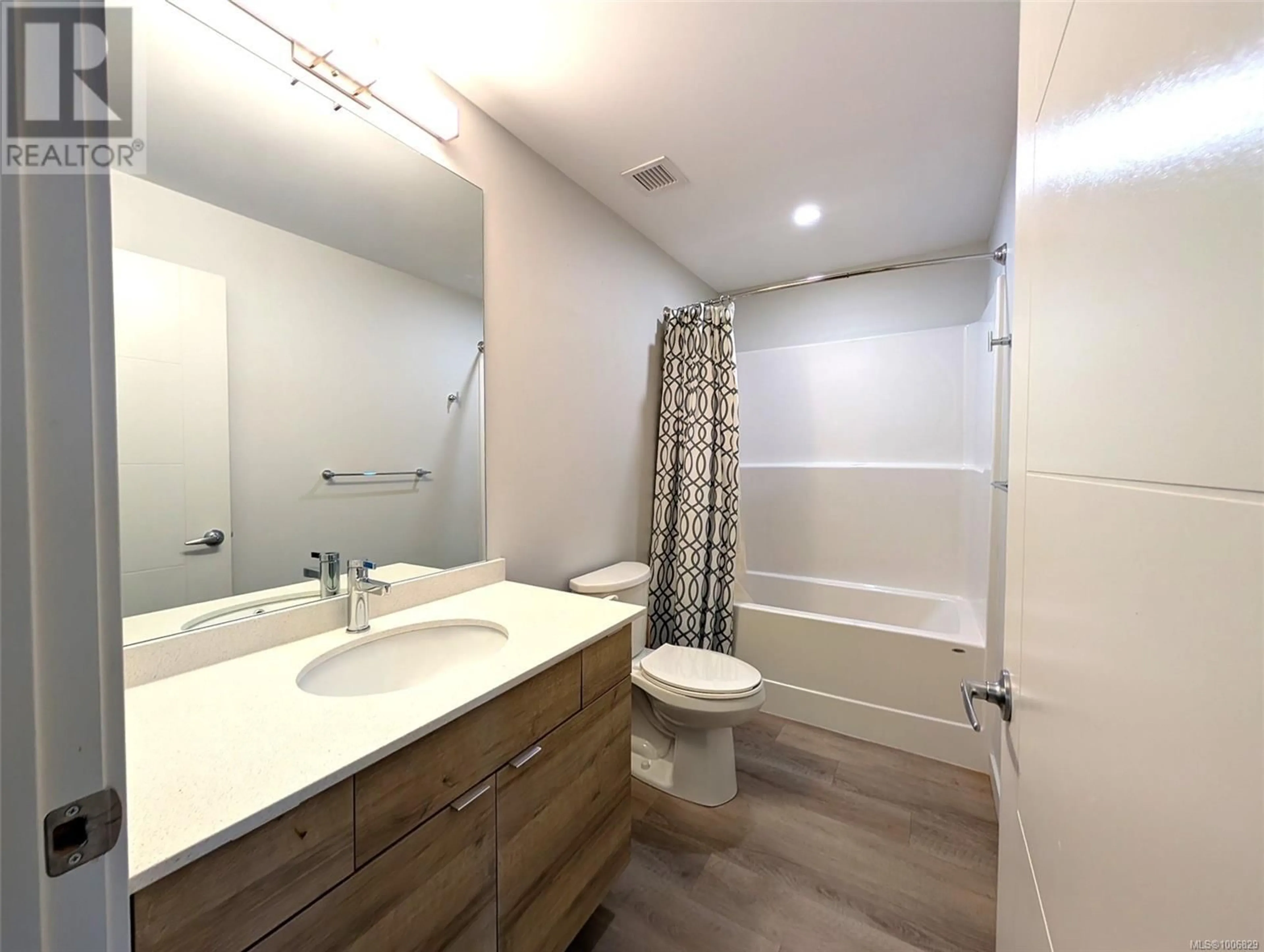 Standard bathroom, unknown for 306 - 4830 CEDAR RIDGE PLACE, Nanaimo British Columbia V9T0M8
