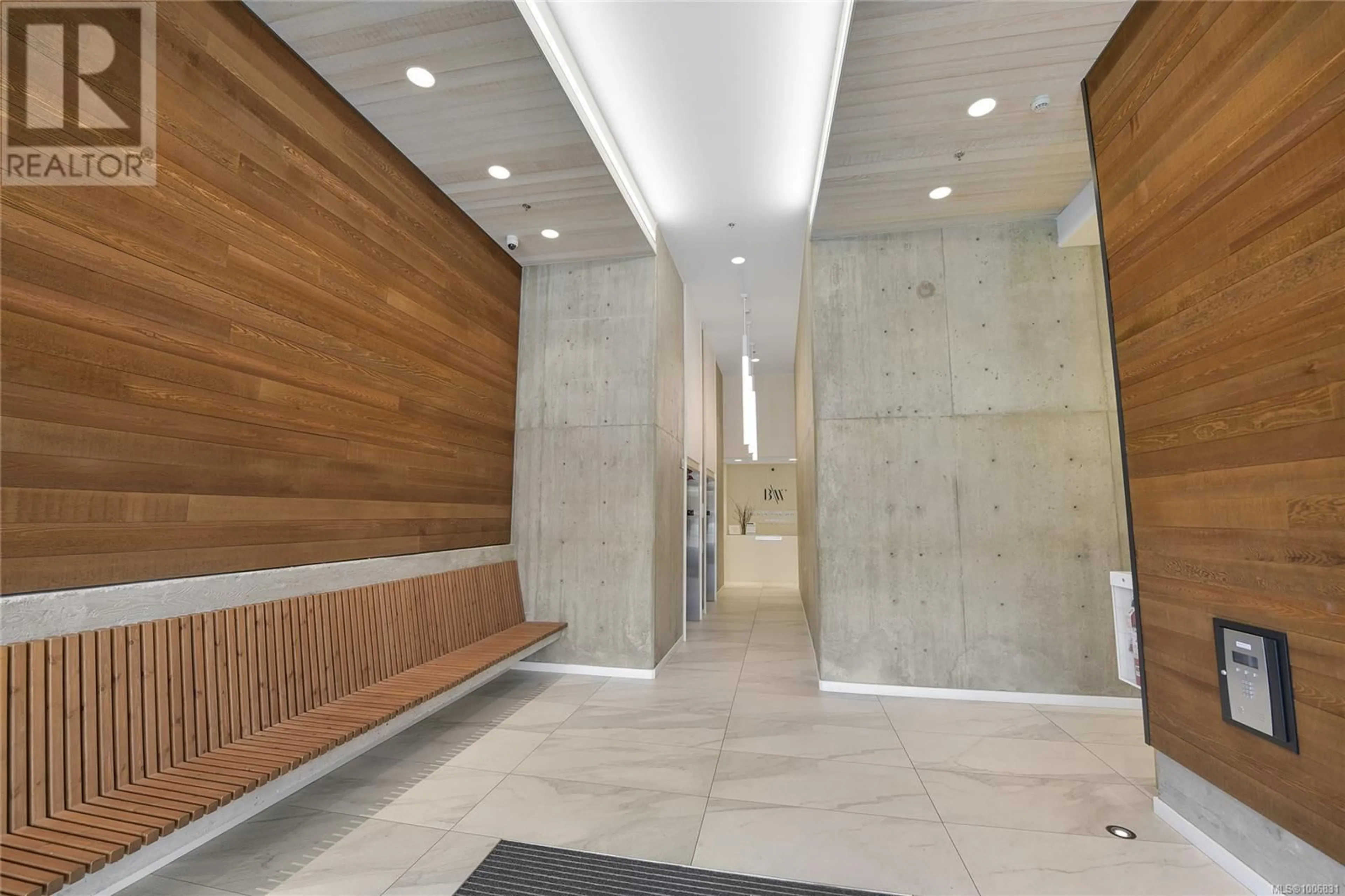 Indoor foyer for 211 - 1033 COOK STREET, Victoria British Columbia V8V0E1