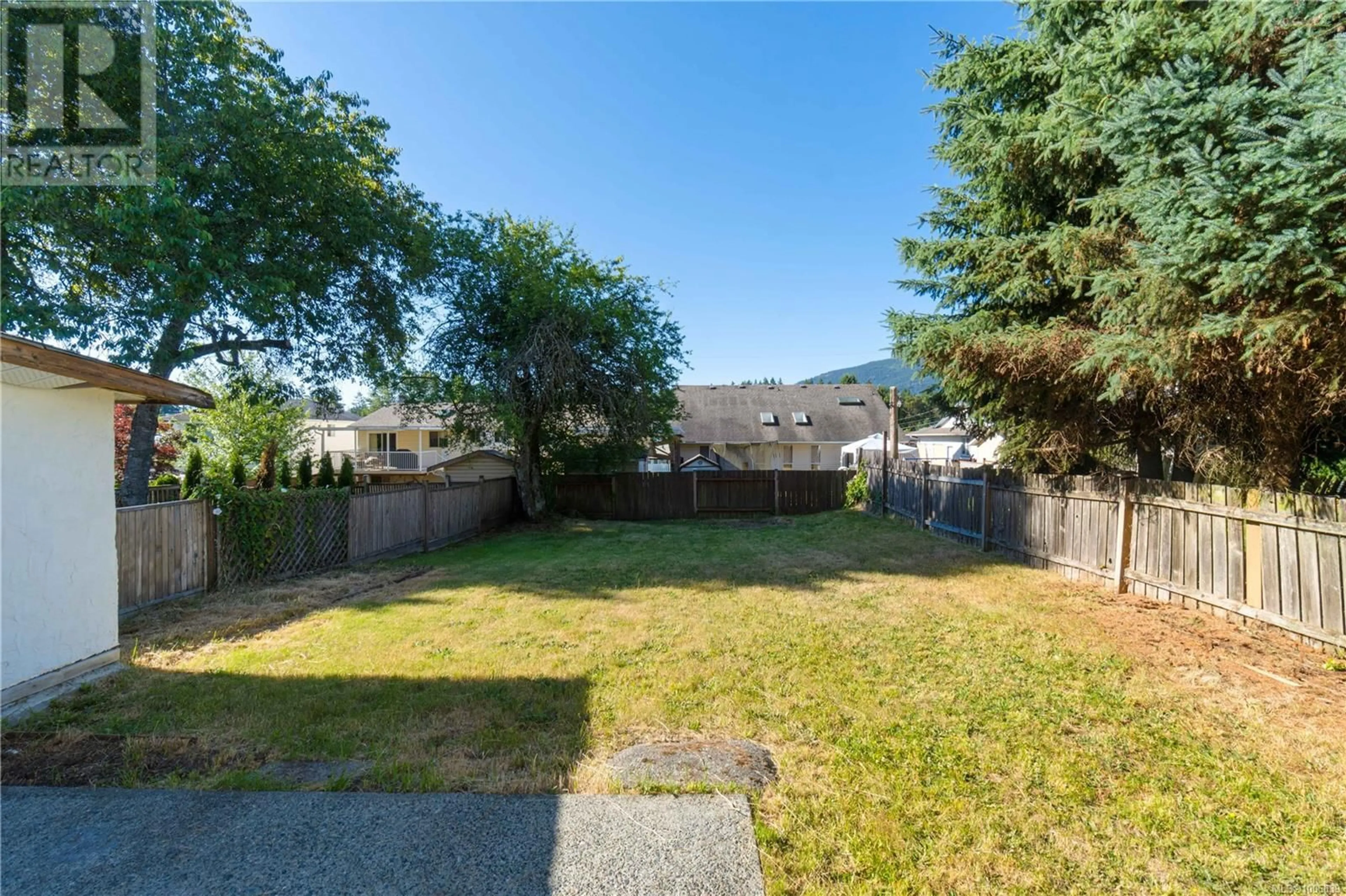 Patio, mountain view for 2479 ROSSTOWN ROAD, Nanaimo British Columbia V9T3R6