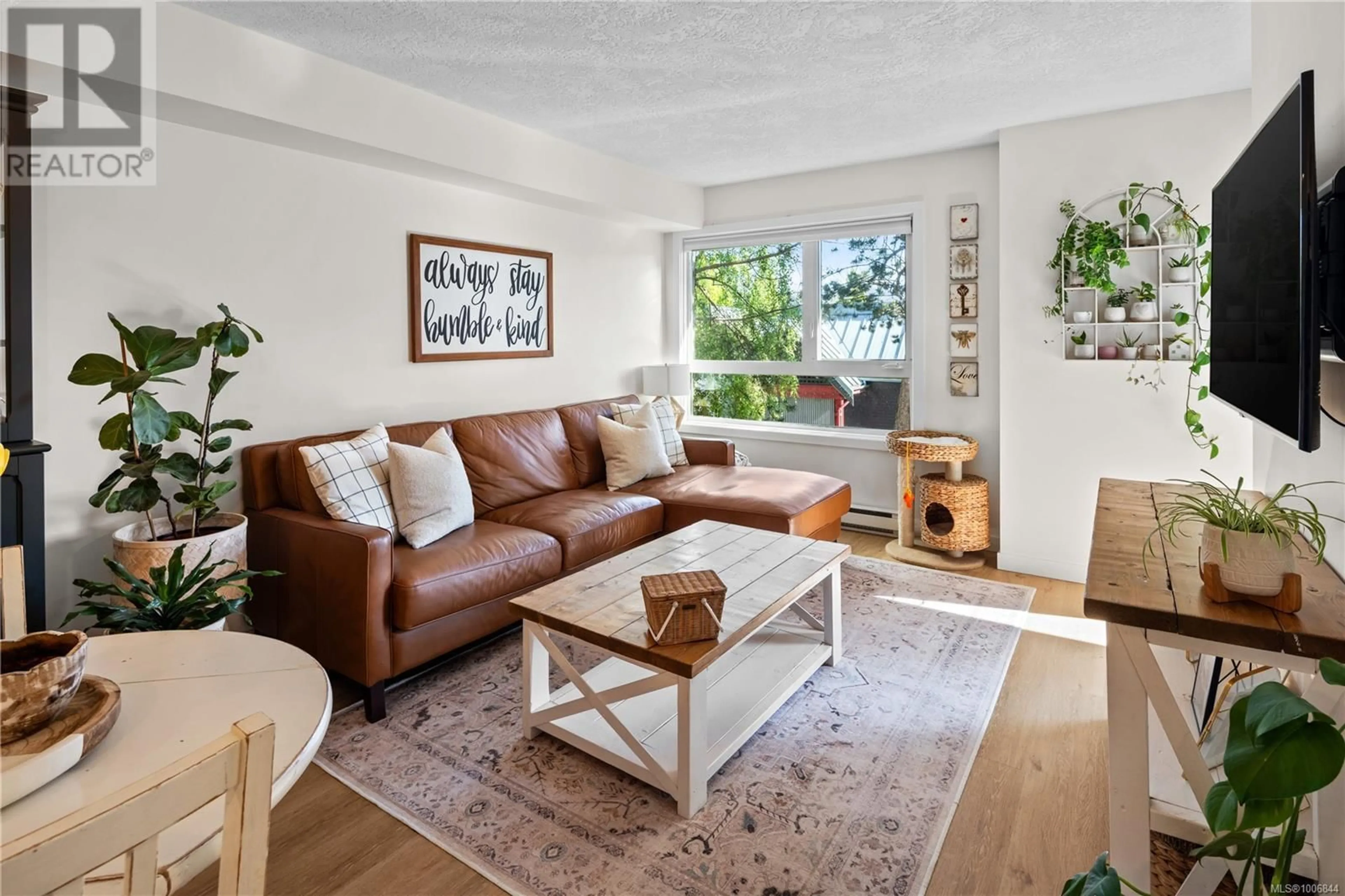 Living room with furniture, unknown for 220 - 2245 JAMES WHITE BOULEVARD, Sidney British Columbia V8L1Z5