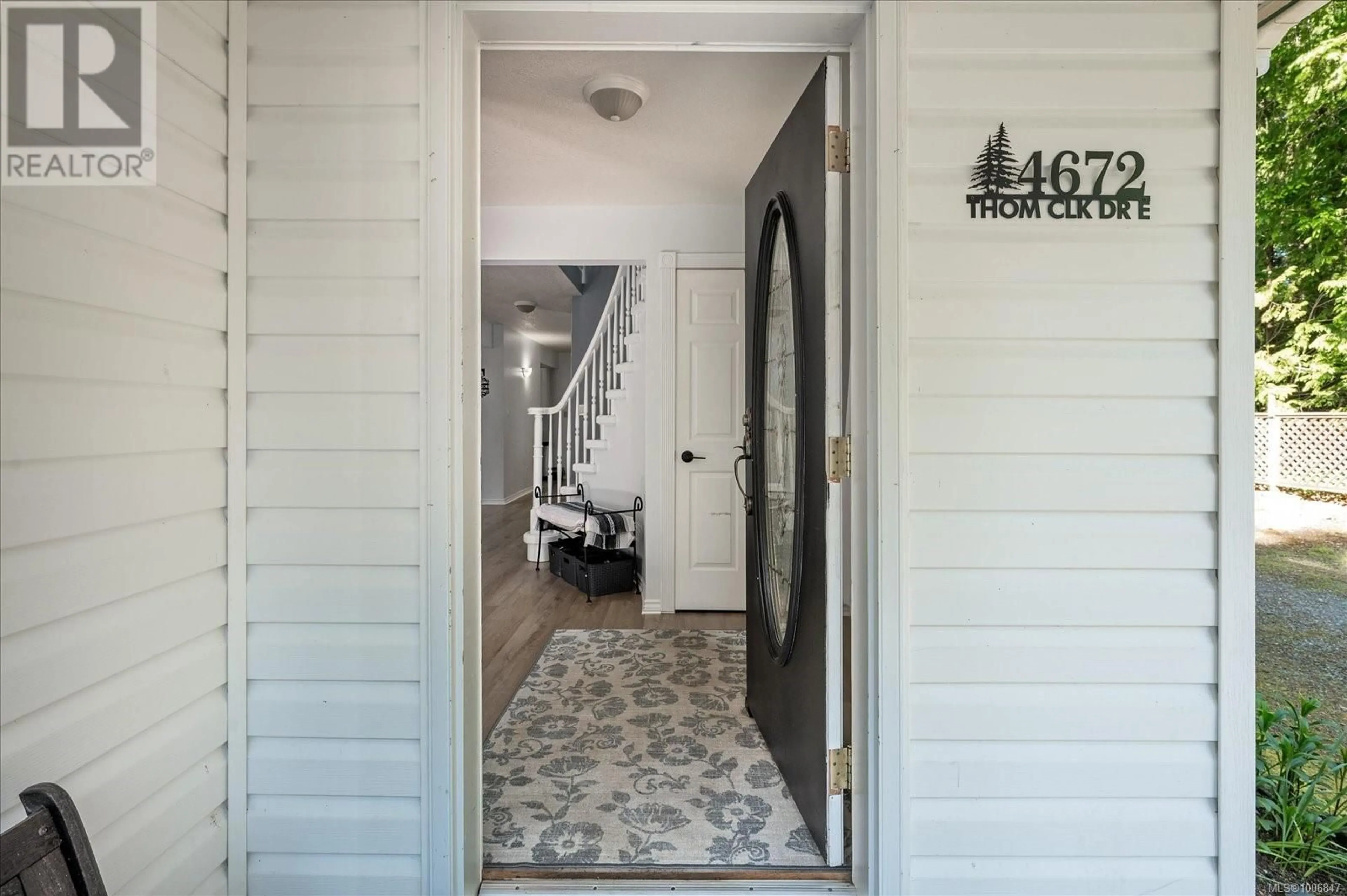 Indoor entryway for 4672 THOMPSON CLARKE ROAD, Bowser British Columbia V0R1G0