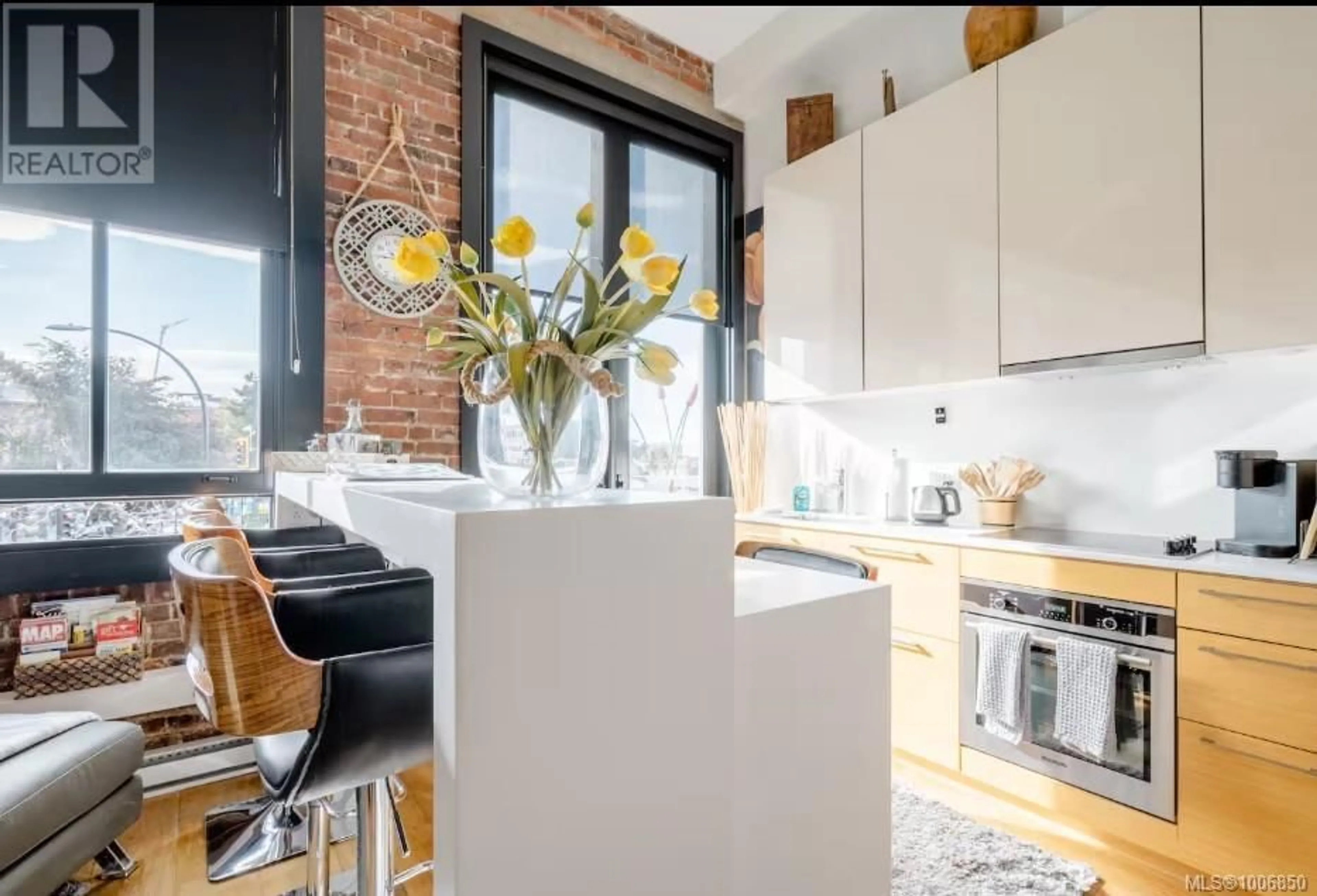 Open concept kitchen, unknown for 225 - 1610 STORE STREET, Victoria British Columbia V8W0E3