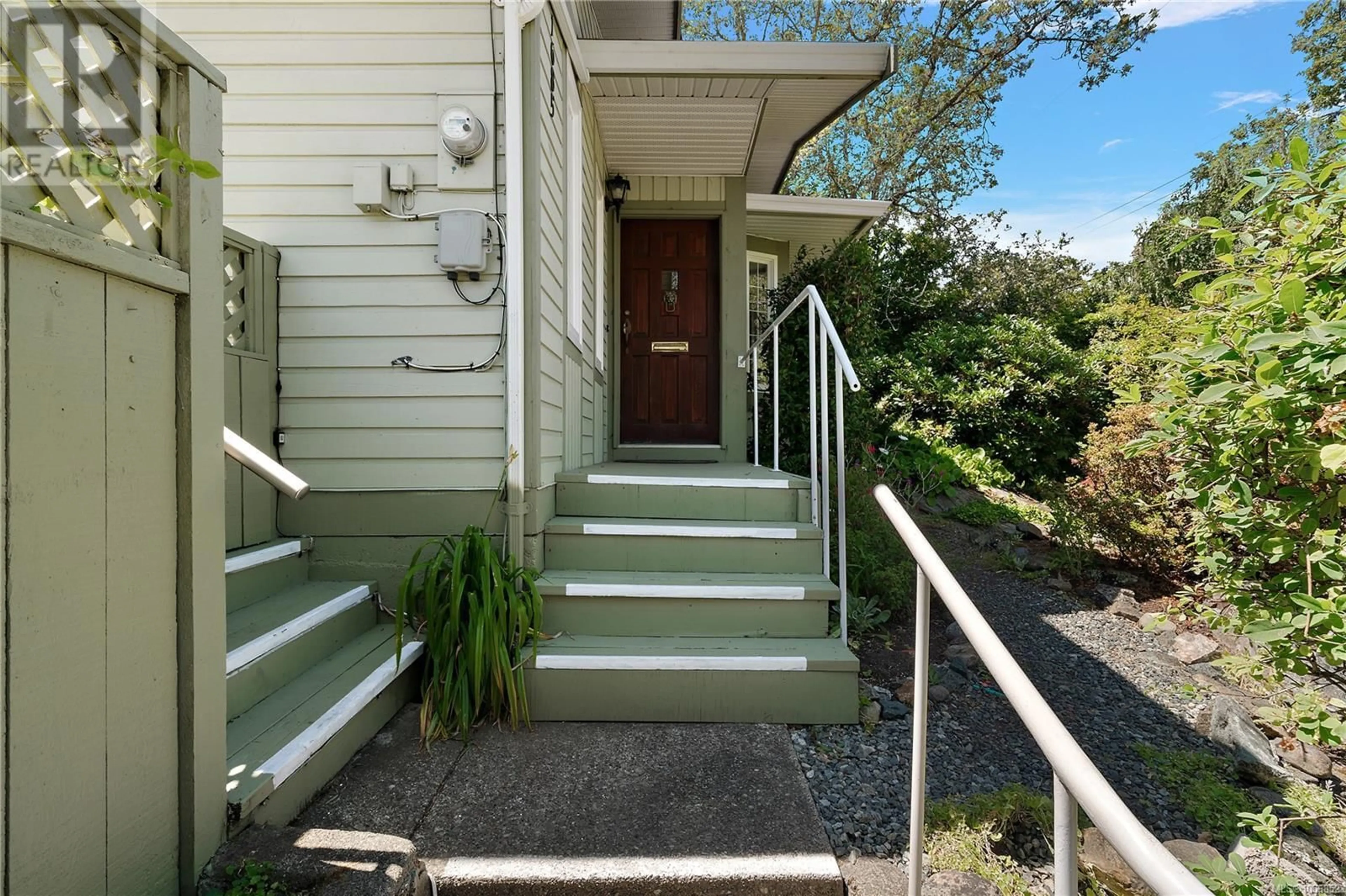 Unknown for 1685 CHRISTMAS AVENUE, Saanich British Columbia V8P2X7