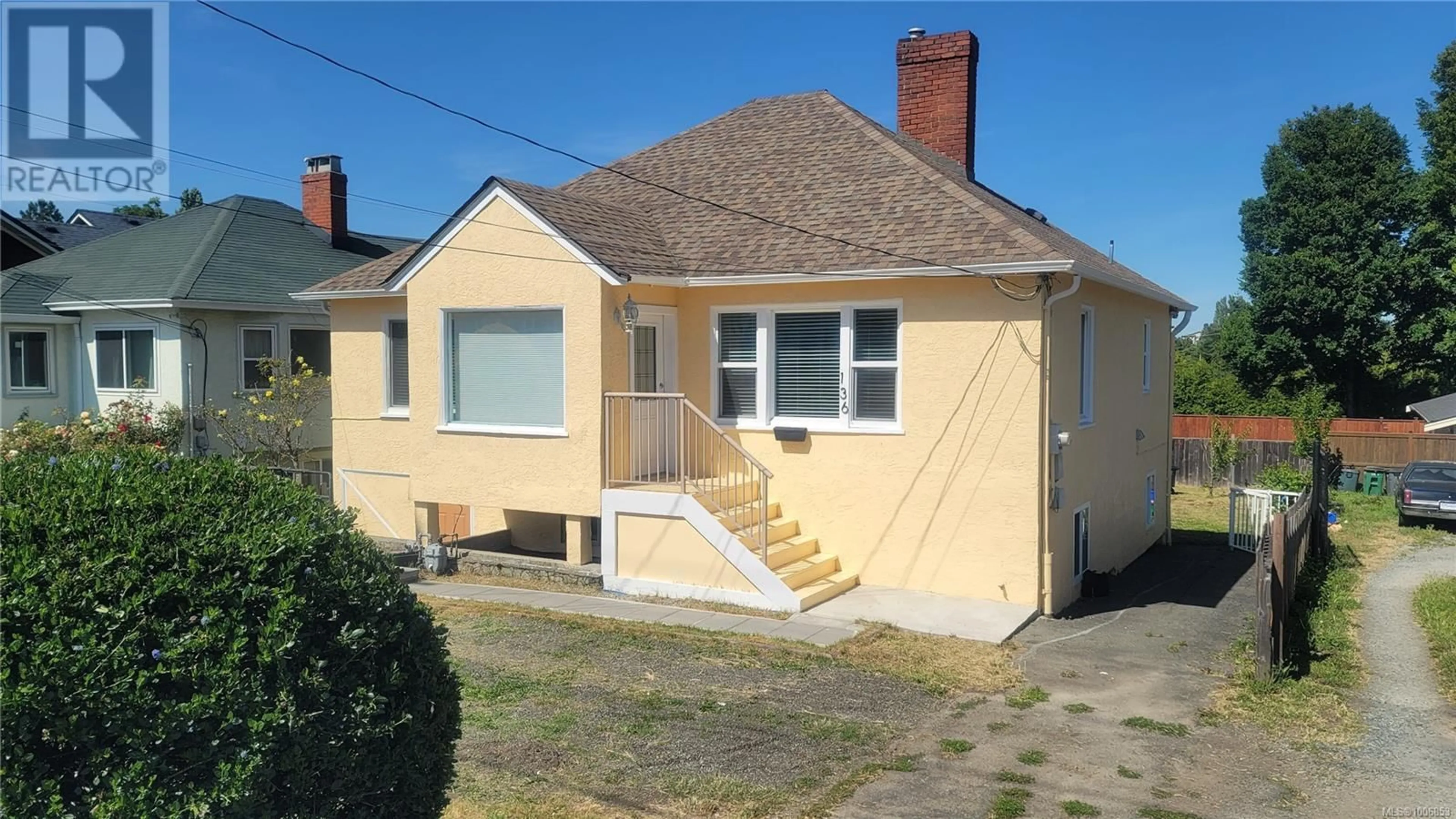 Unknown for 136 BURNSIDE ROAD WEST, Saanich British Columbia V9A1B8
