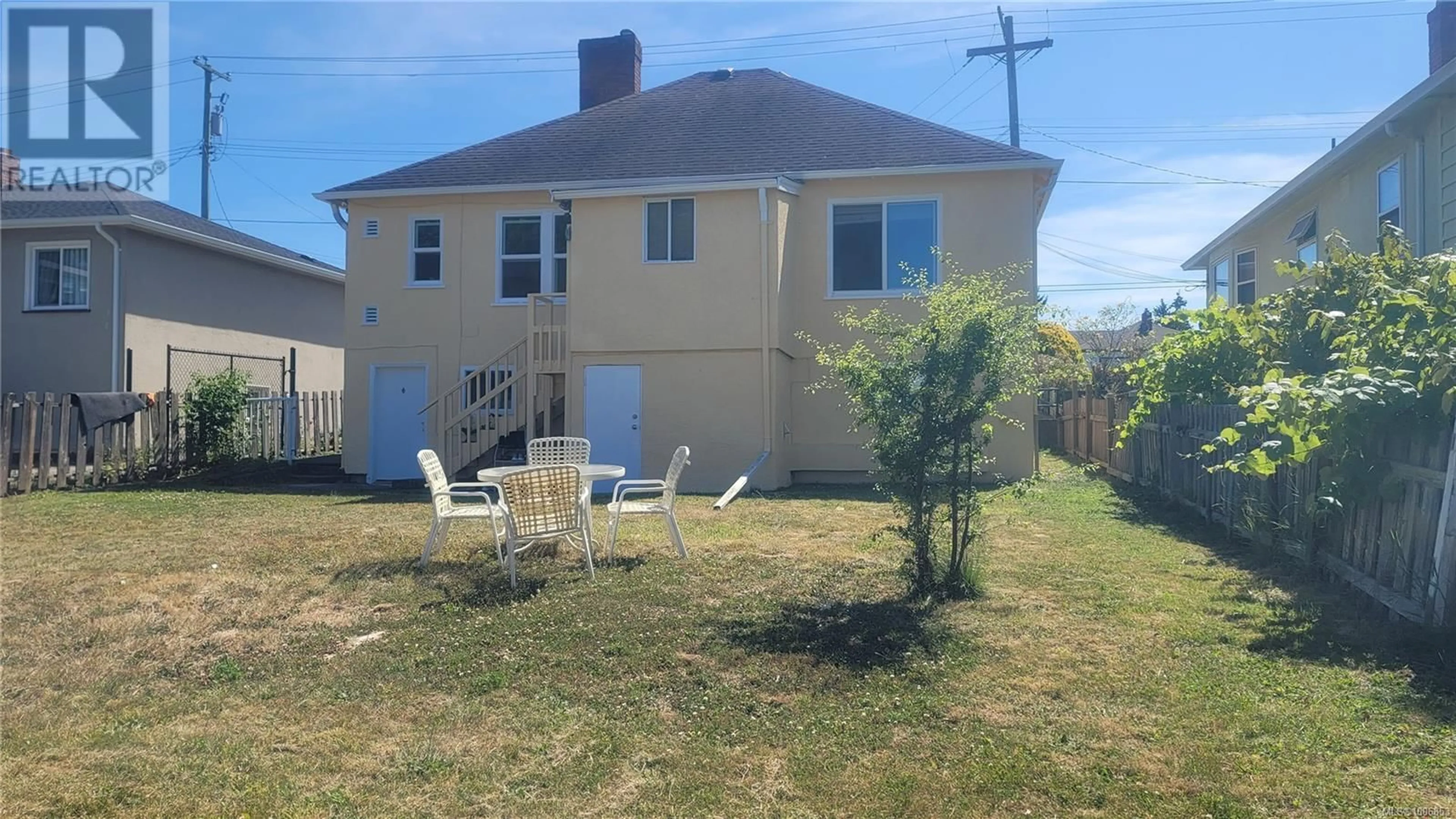 Unknown for 136 BURNSIDE ROAD WEST, Saanich British Columbia V9A1B8
