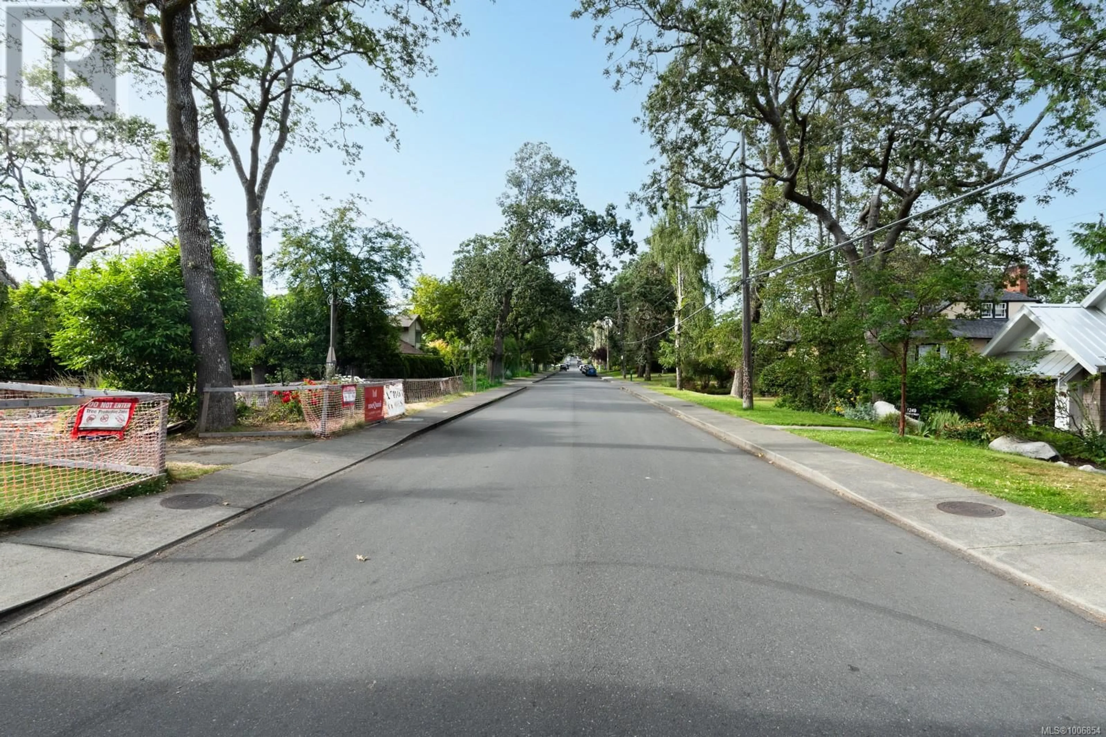 Blurry image for 1256 OLIVER STREET, Oak Bay British Columbia V8S4W9