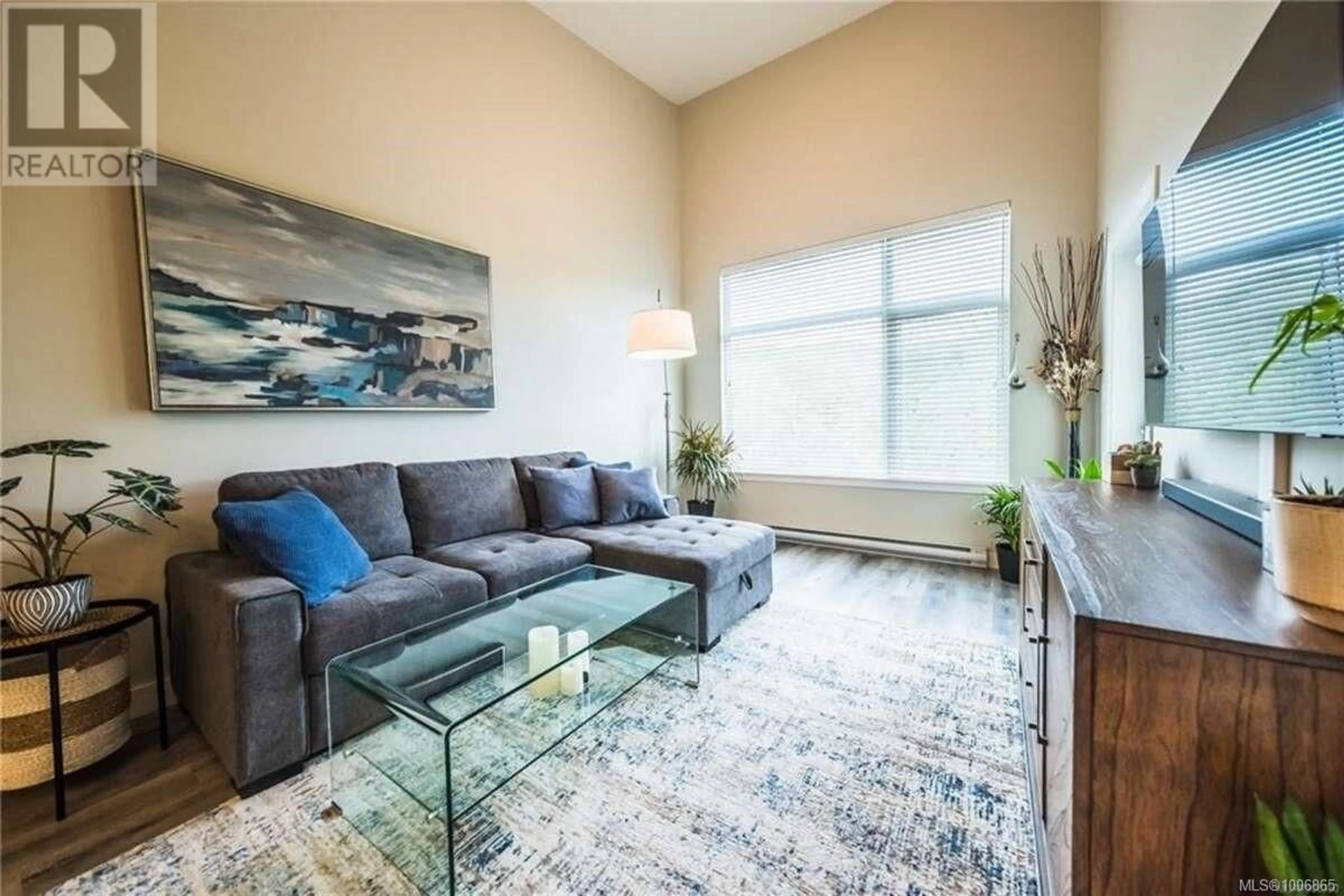 Living room with furniture, unknown for 514 - 20 BARSBY AVENUE, Nanaimo British Columbia V9R0K4