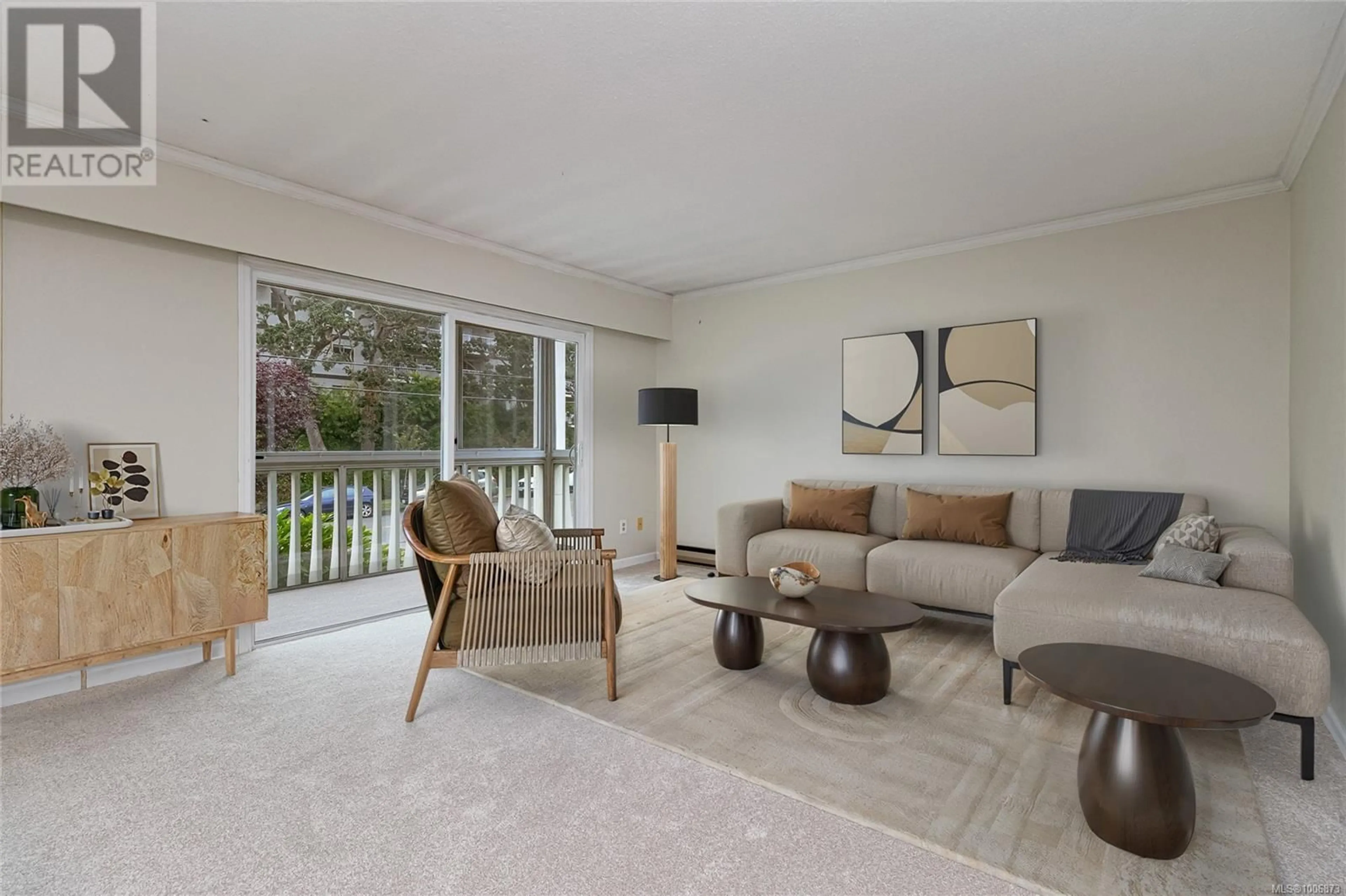 Living room with furniture, unknown for 201 - 1115 ROCKLAND AVENUE, Victoria British Columbia V8V3H8
