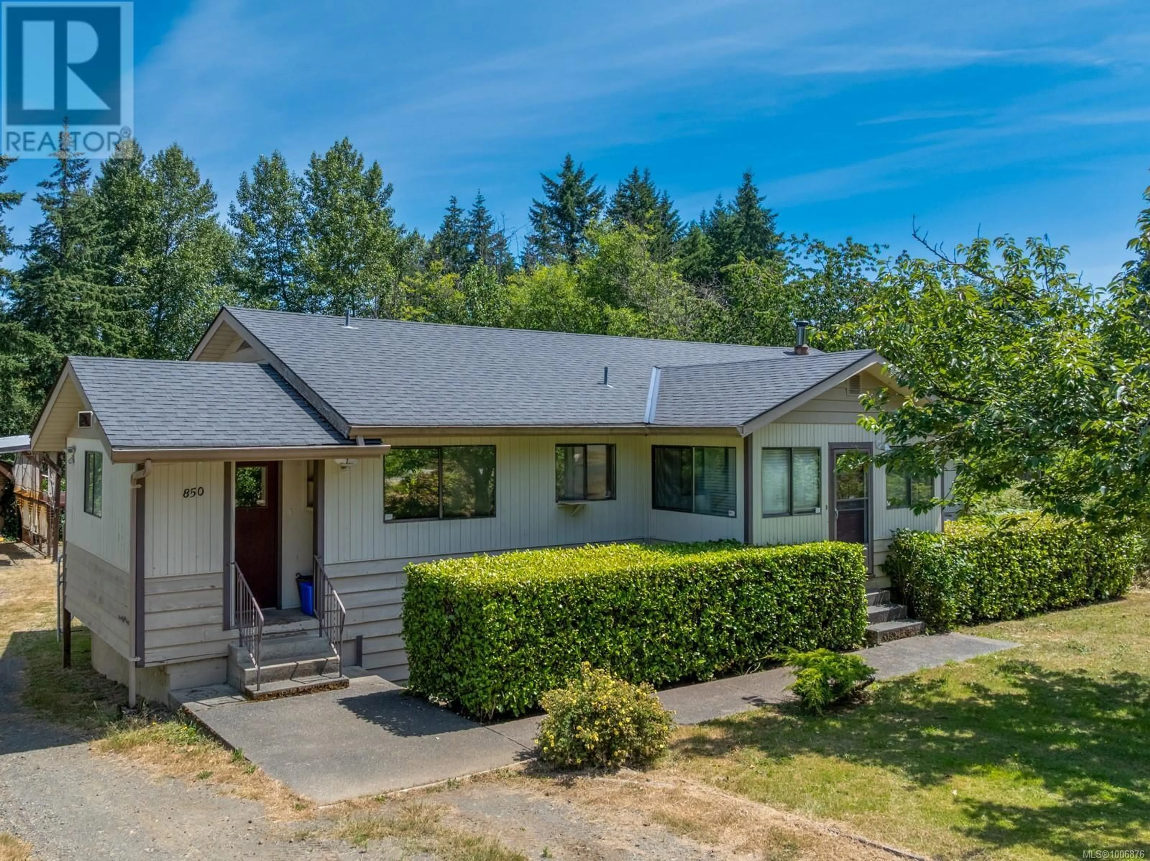 A pic from outside/outdoor area/front of a property/back of a property/a pic from drone, street for 850 TIMBERLANE ROAD, Courtenay British Columbia V9N9K9