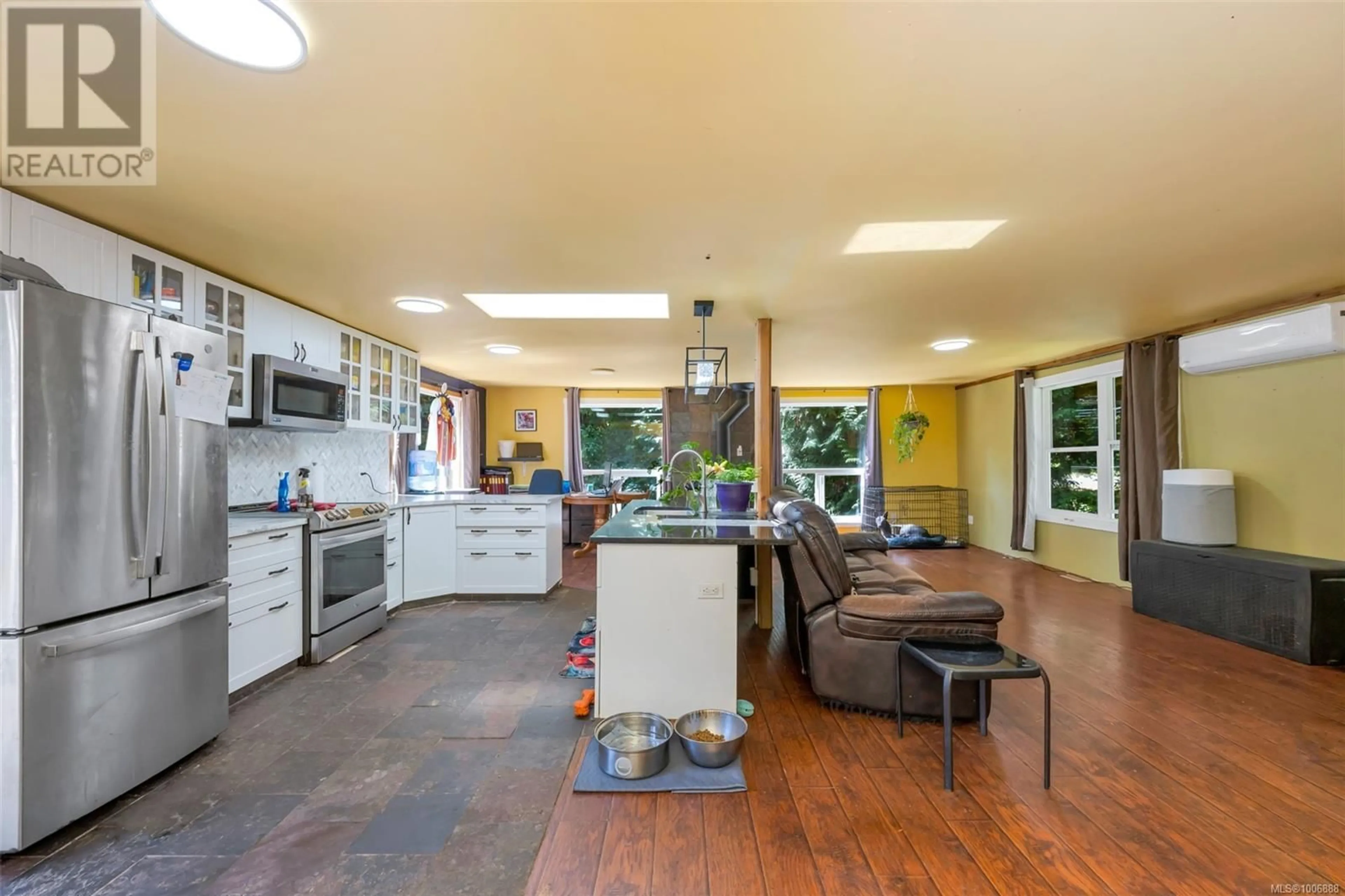 Open concept kitchen, unknown for 4547 COWICHAN LAKE ROAD, Duncan British Columbia V9L5J4