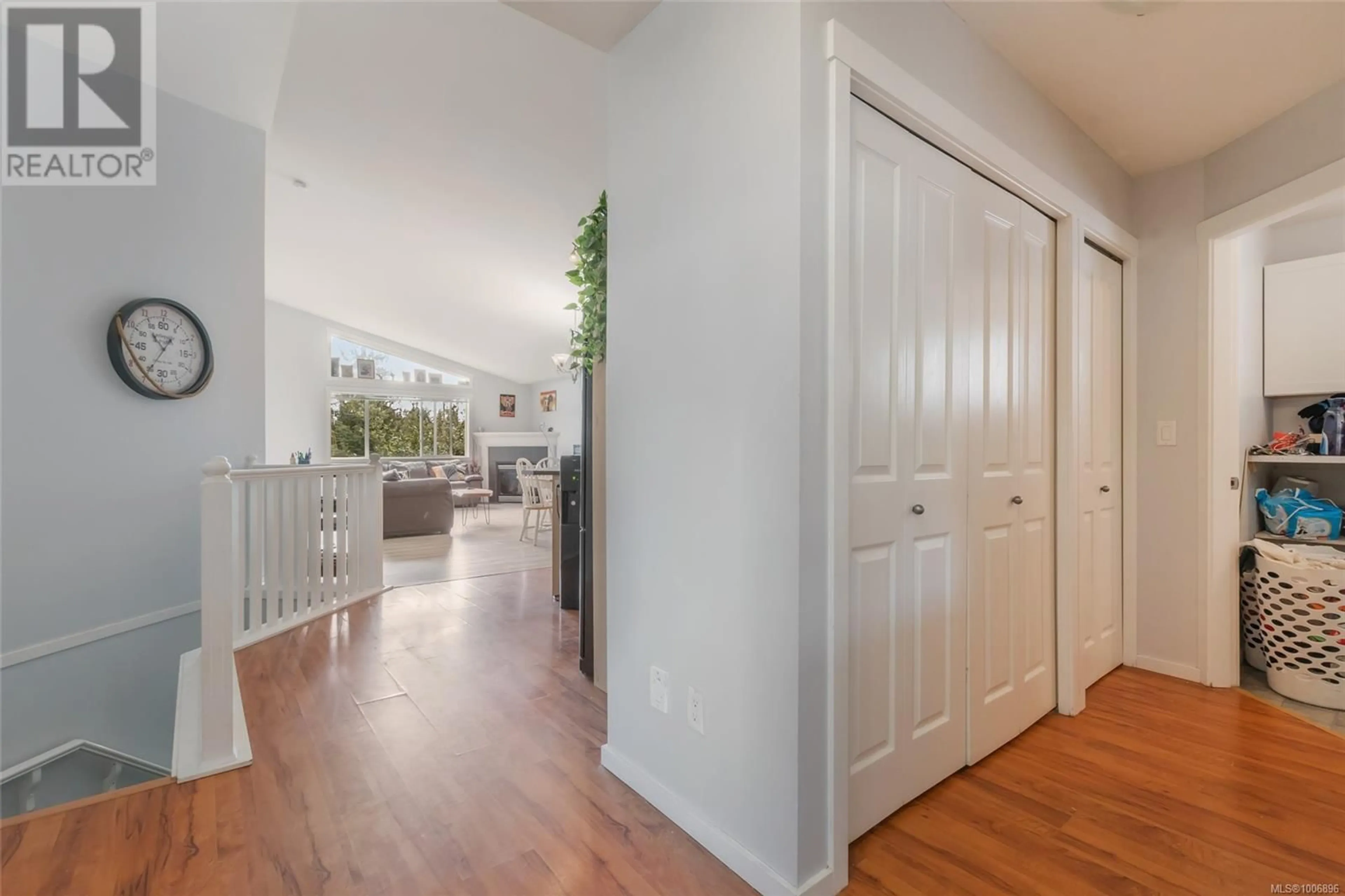 Indoor entryway for 645 OAKWOOD ROAD, Ladysmith British Columbia V9G2C1