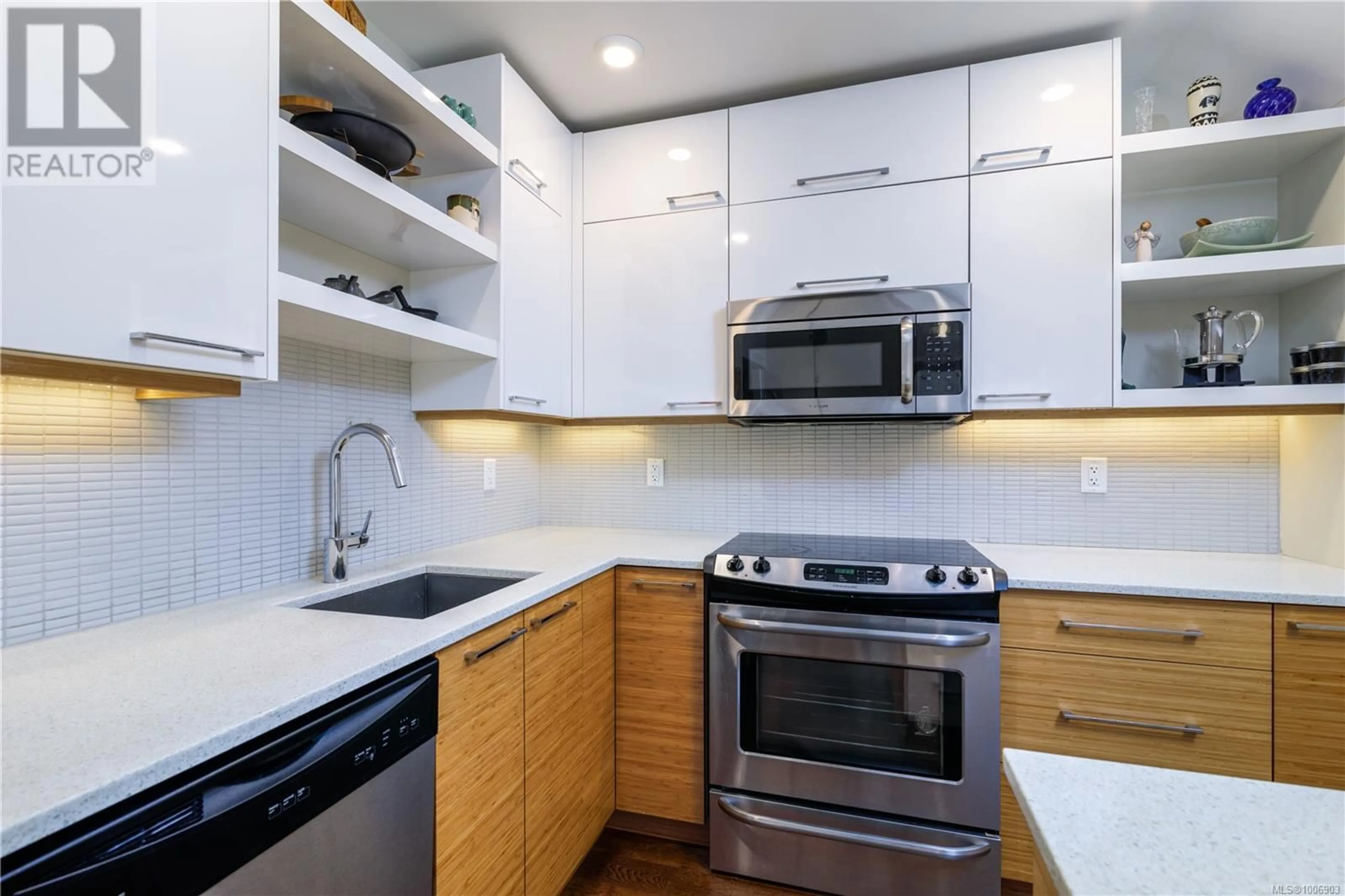 Standard kitchen, unknown for 101 - 860 QUEENS AVENUE, Victoria British Columbia V8T1M5