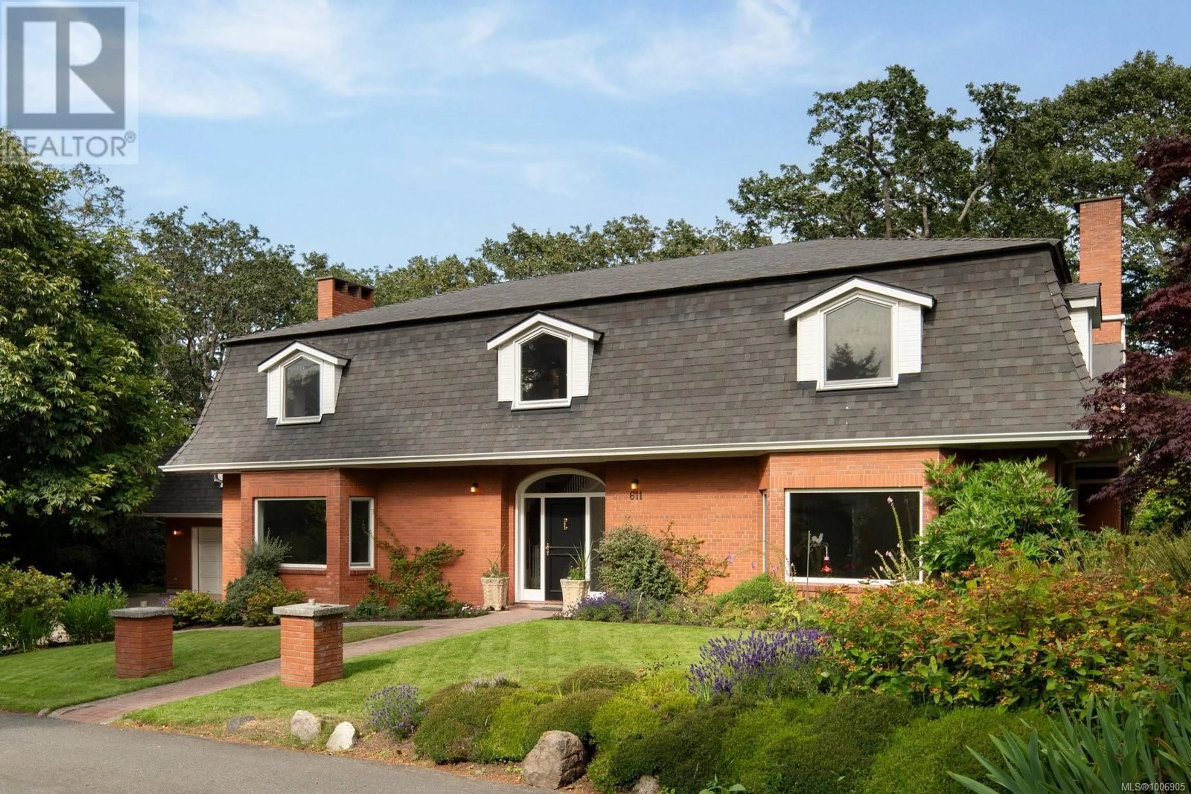 Home with brick exterior material, building for 611 ISLAND ROAD, Oak Bay British Columbia V8S2T7