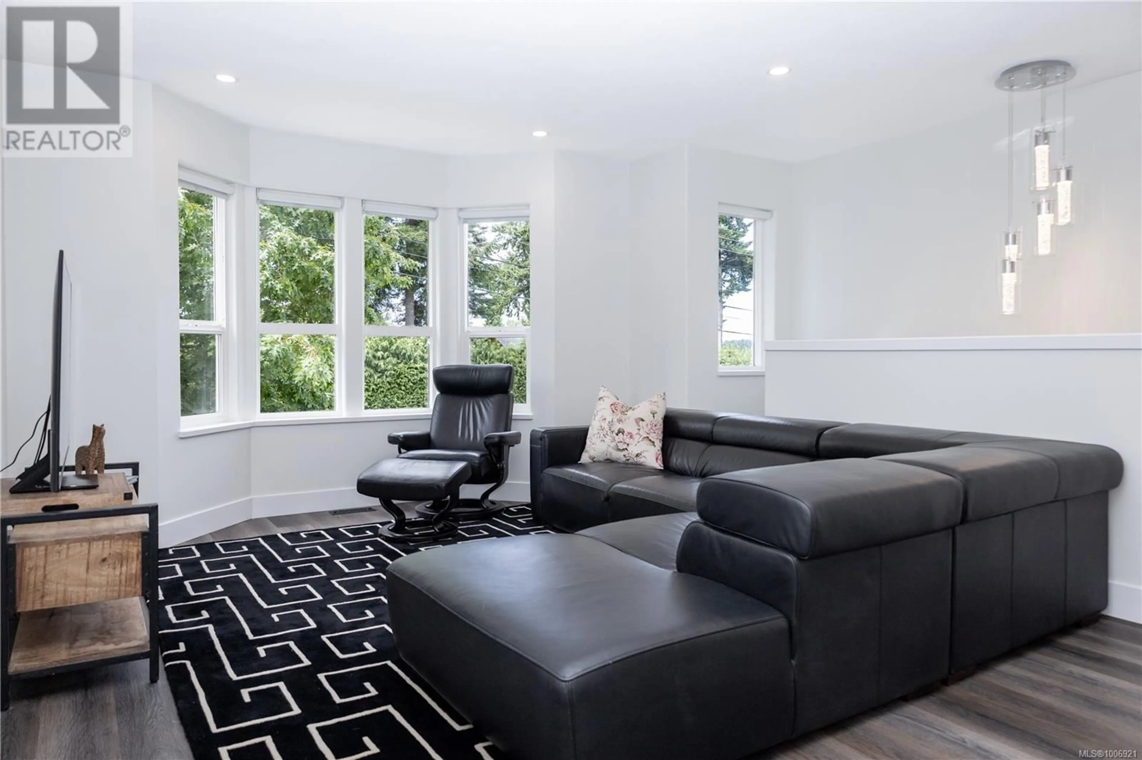 Living room with furniture, unknown for 781 ERICKSON ROAD, Campbell River British Columbia V9W1S9