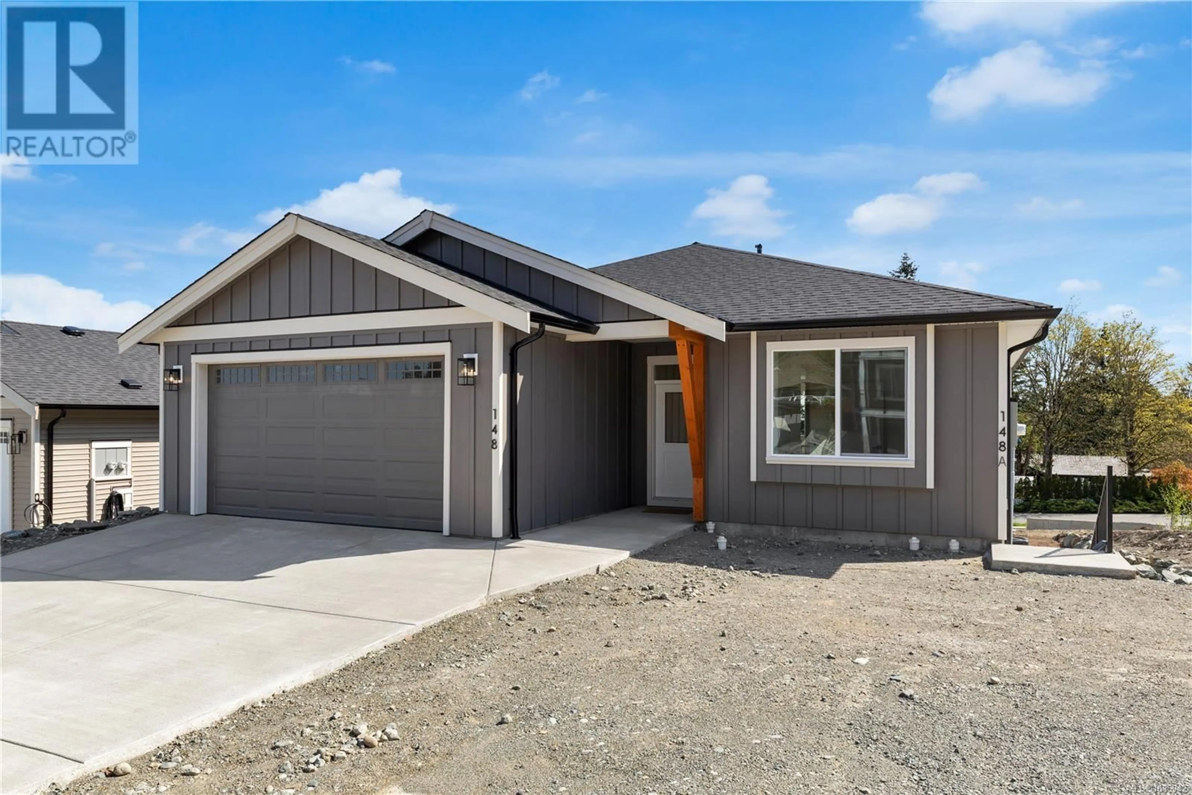 Home with vinyl exterior material, street for 148 FRANCIS PLACE, Ladysmith British Columbia V9G1W4