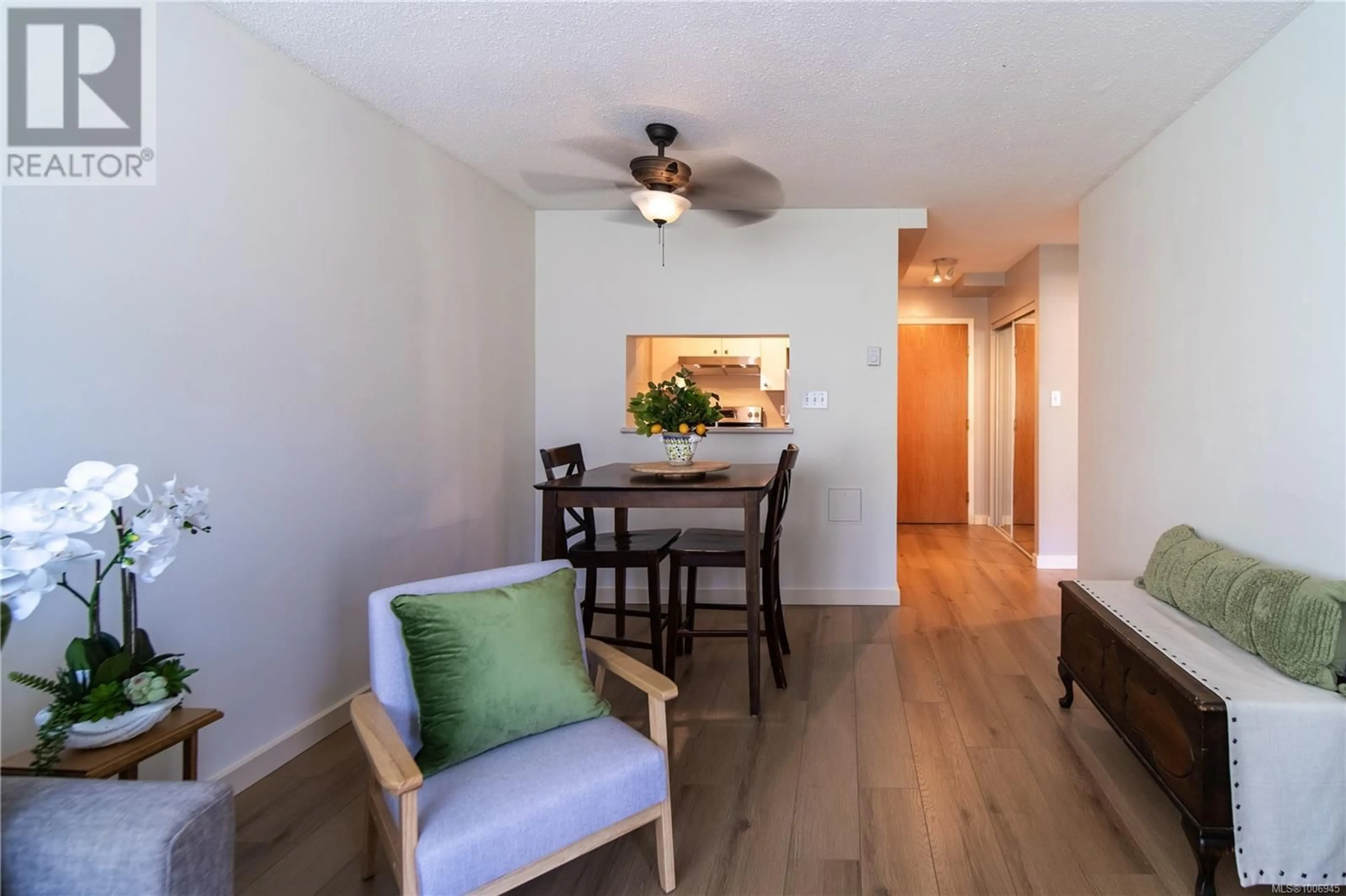Unknown for 210 - 835 VIEW STREET, Victoria British Columbia V8W3W8
