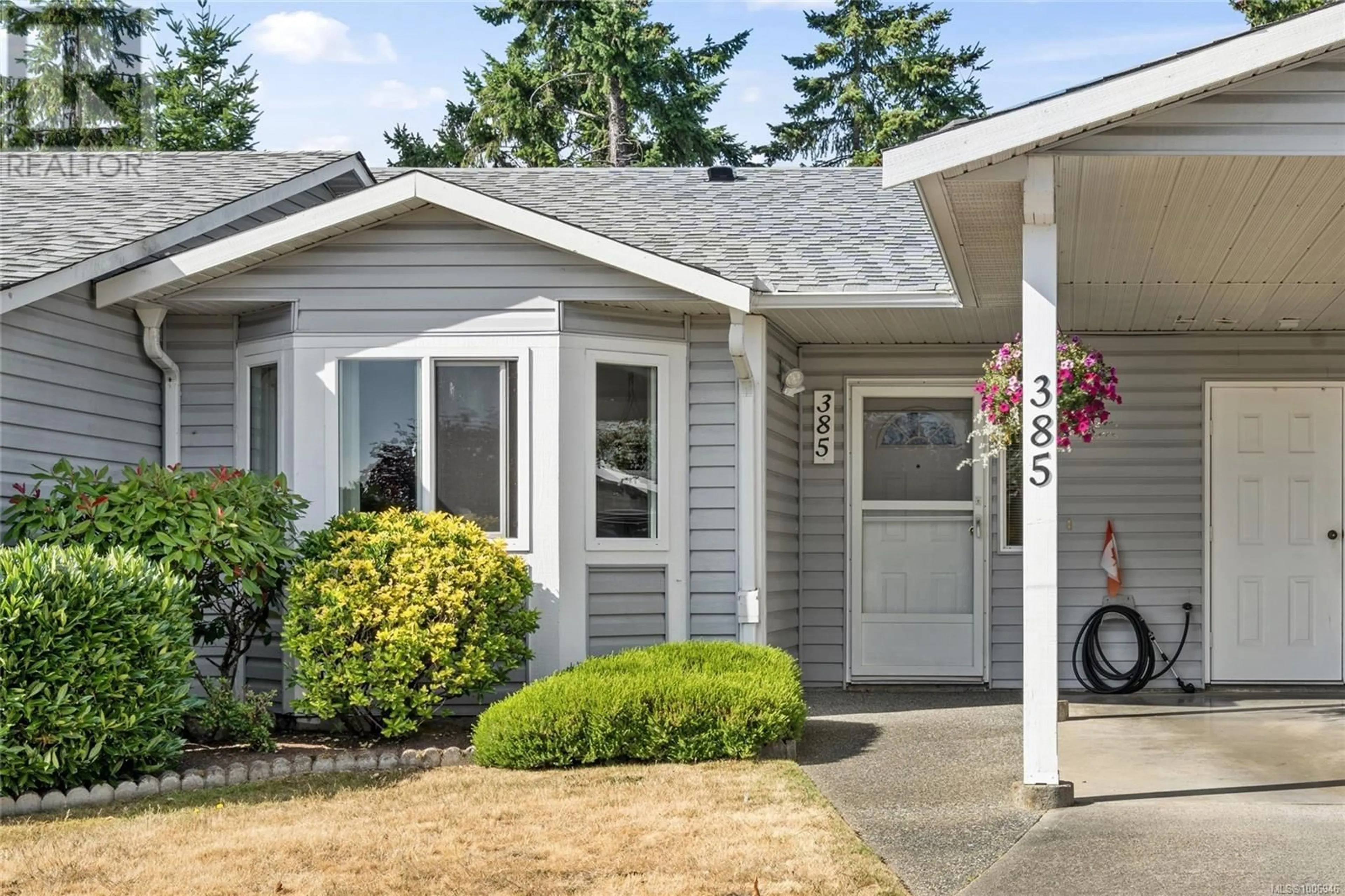 Home with vinyl exterior material, street for 385 PETROGLYPH CRESCENT, Nanaimo British Columbia V9R5K1