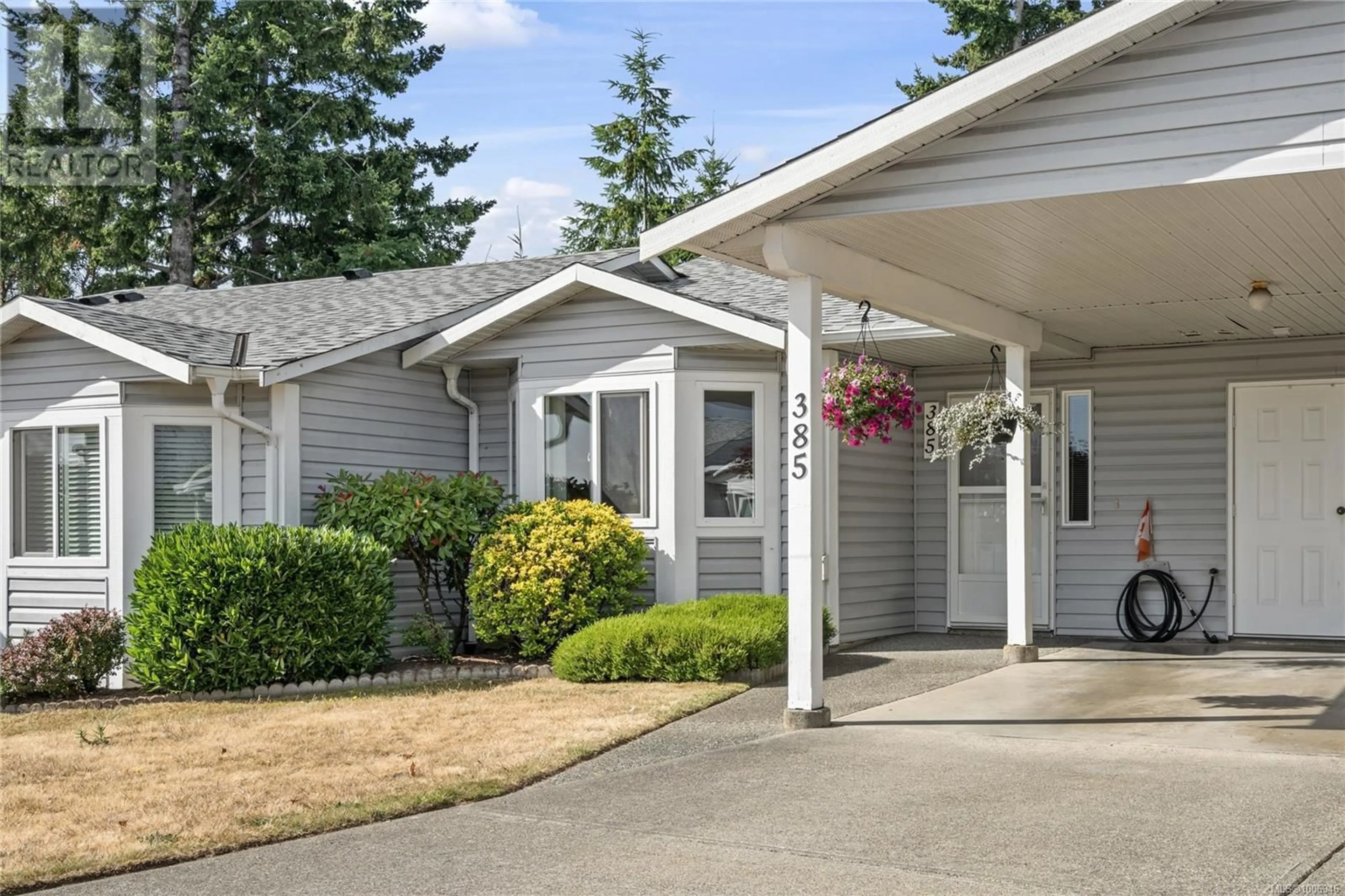 Home with vinyl exterior material, street for 385 PETROGLYPH CRESCENT, Nanaimo British Columbia V9R5K1