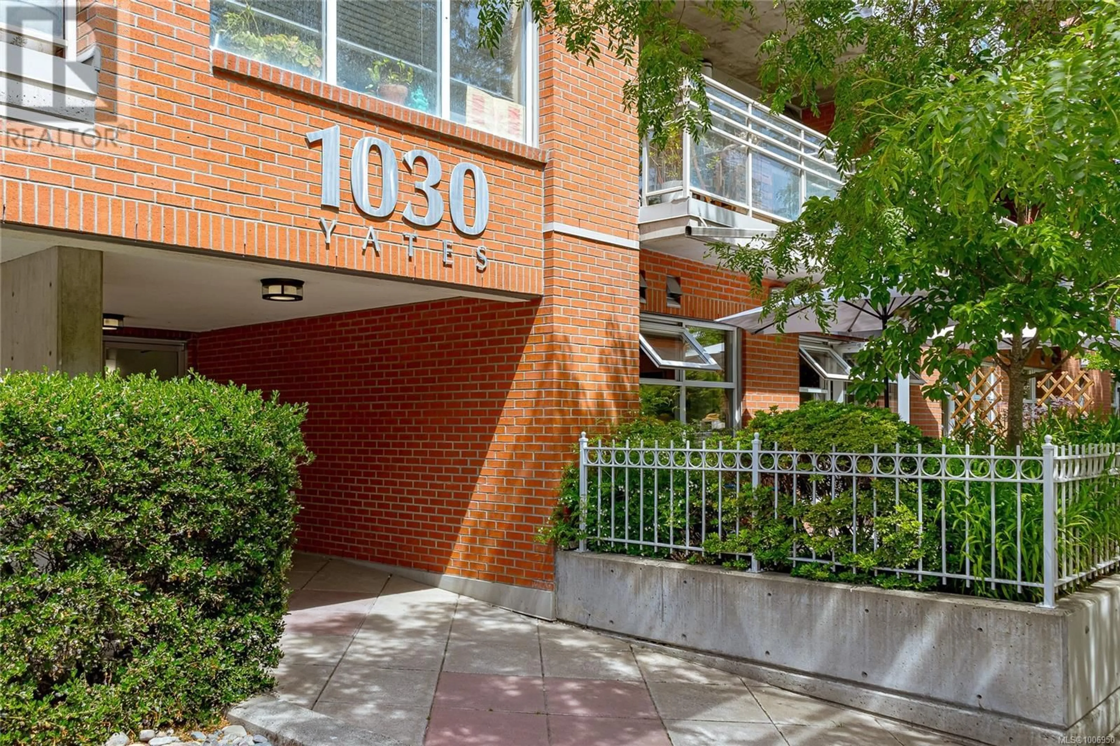 Unknown for 302 - 1030 YATES STREET, Victoria British Columbia V8V5A7