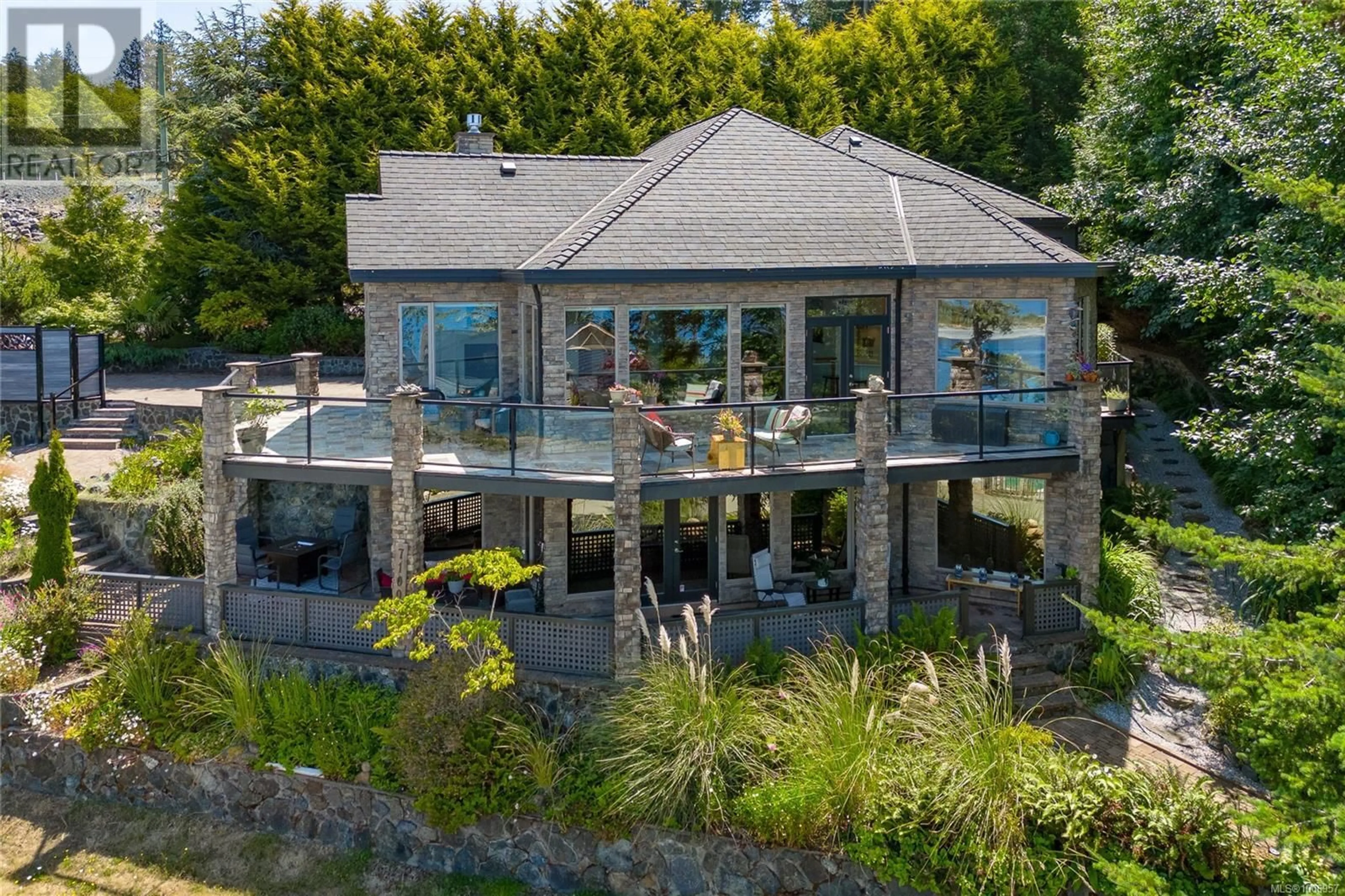 A pic from outside/outdoor area/front of a property/back of a property/a pic from drone, building for 7100 SEA CLIFF ROAD, Sooke British Columbia V9Z1A8