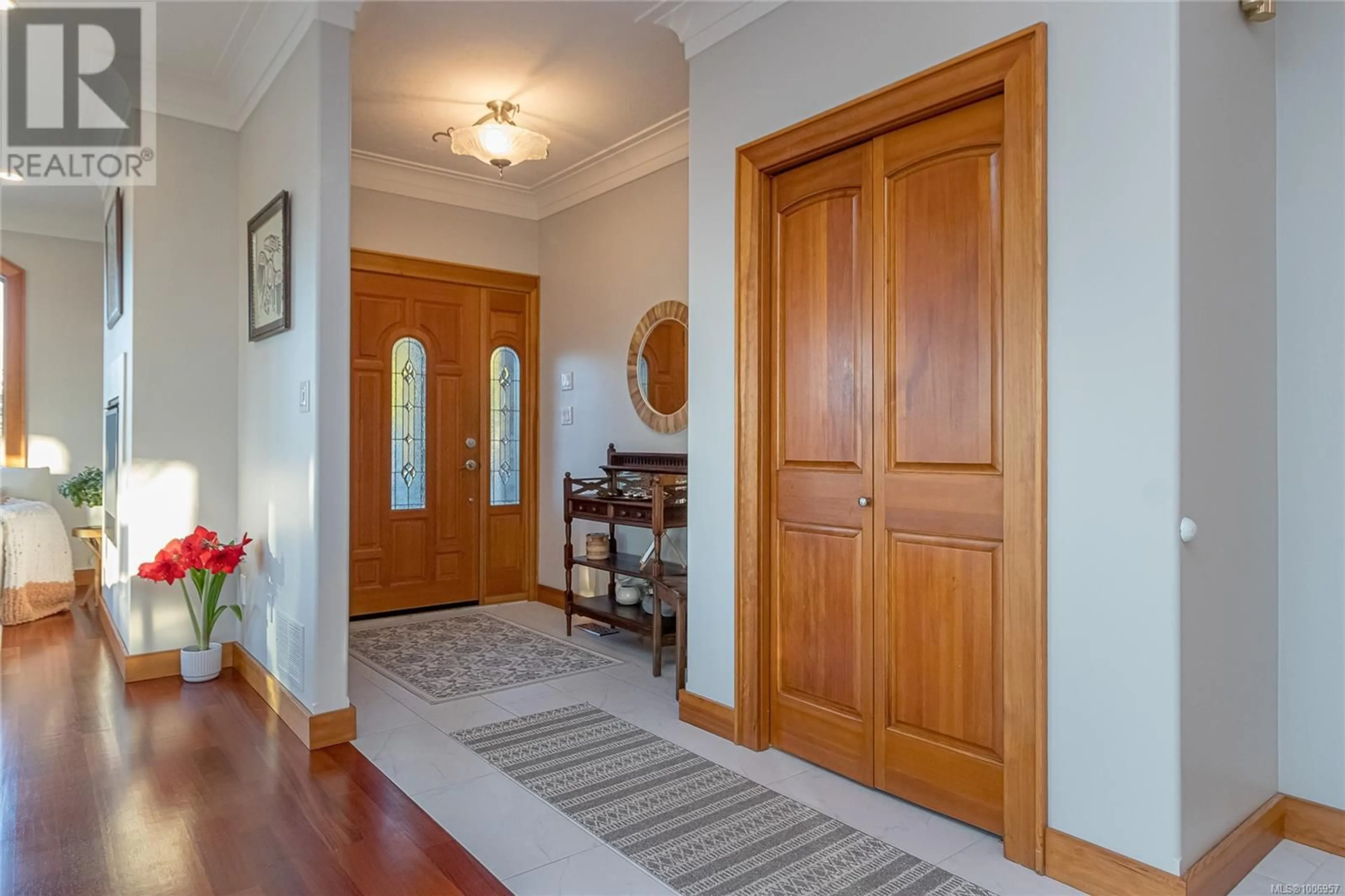 Indoor entryway for 7100 SEA CLIFF ROAD, Sooke British Columbia V9Z1A8