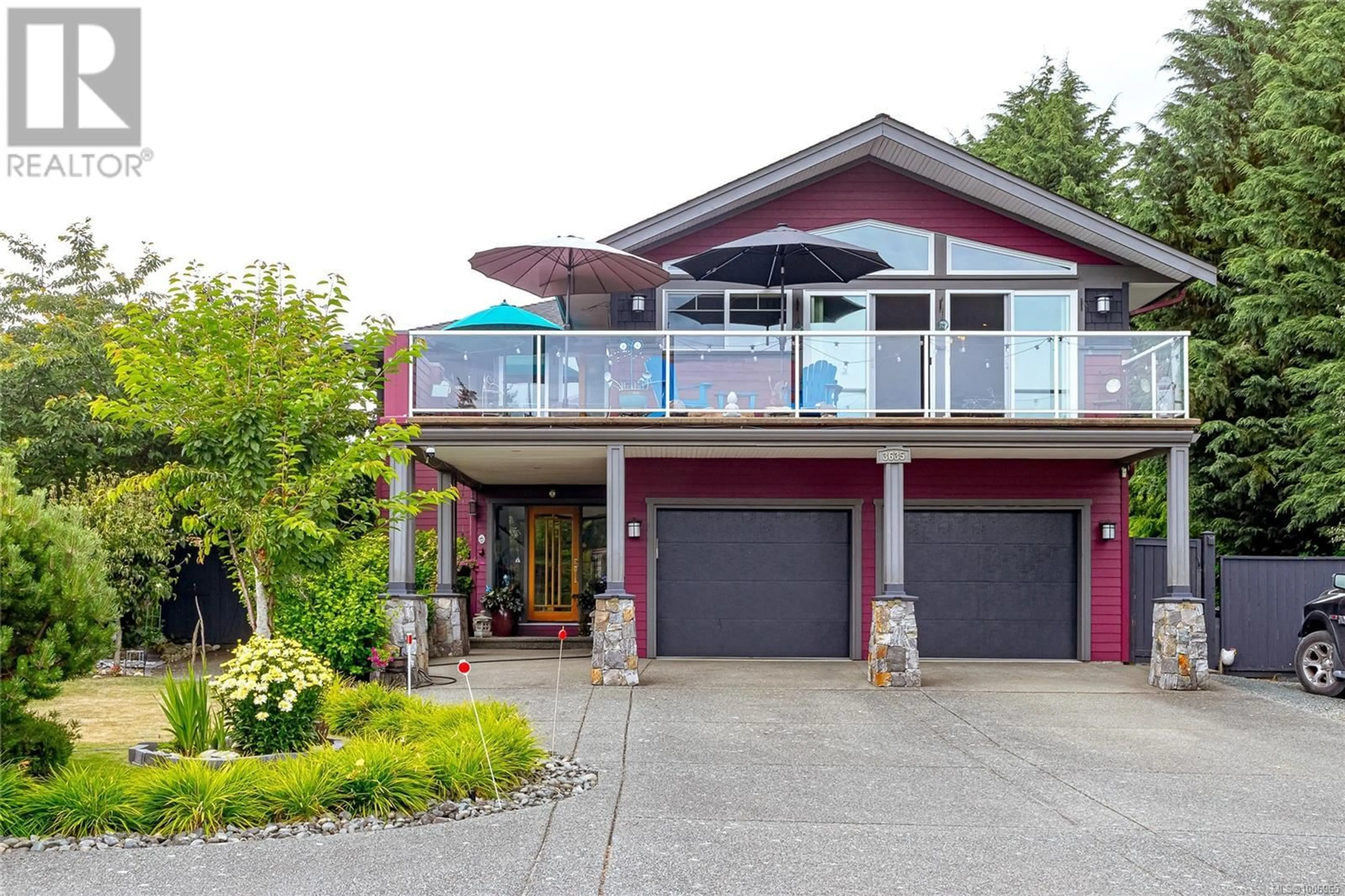 Home with vinyl exterior material, street for 3635 SHANNON DRIVE, Ladysmith British Columbia V9G1Z9